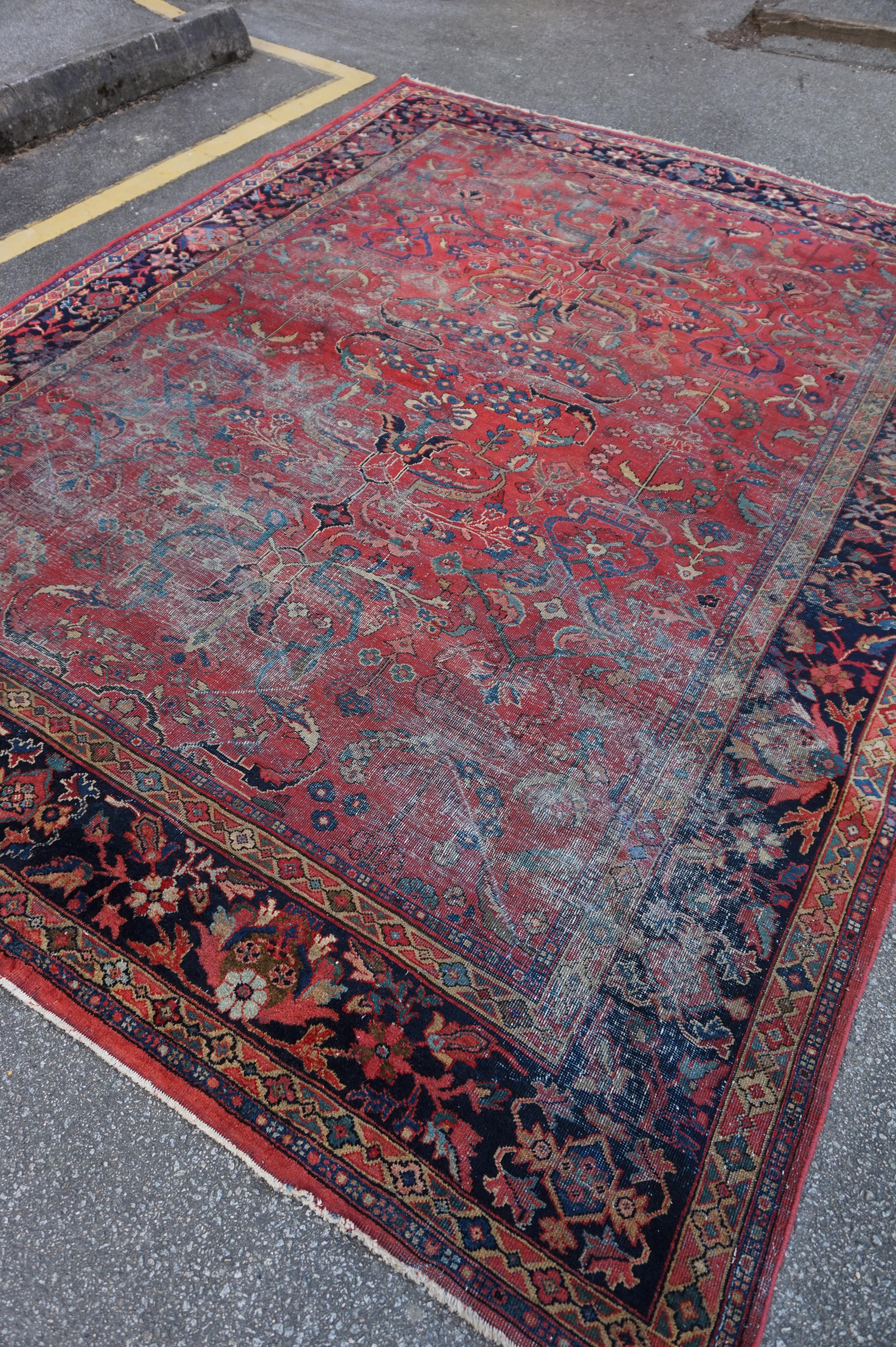 Antike 19. C. Semi Distressed Hand geknüpft Ziegler Mahal Agra Teppich Teppich (Indisch) im Angebot