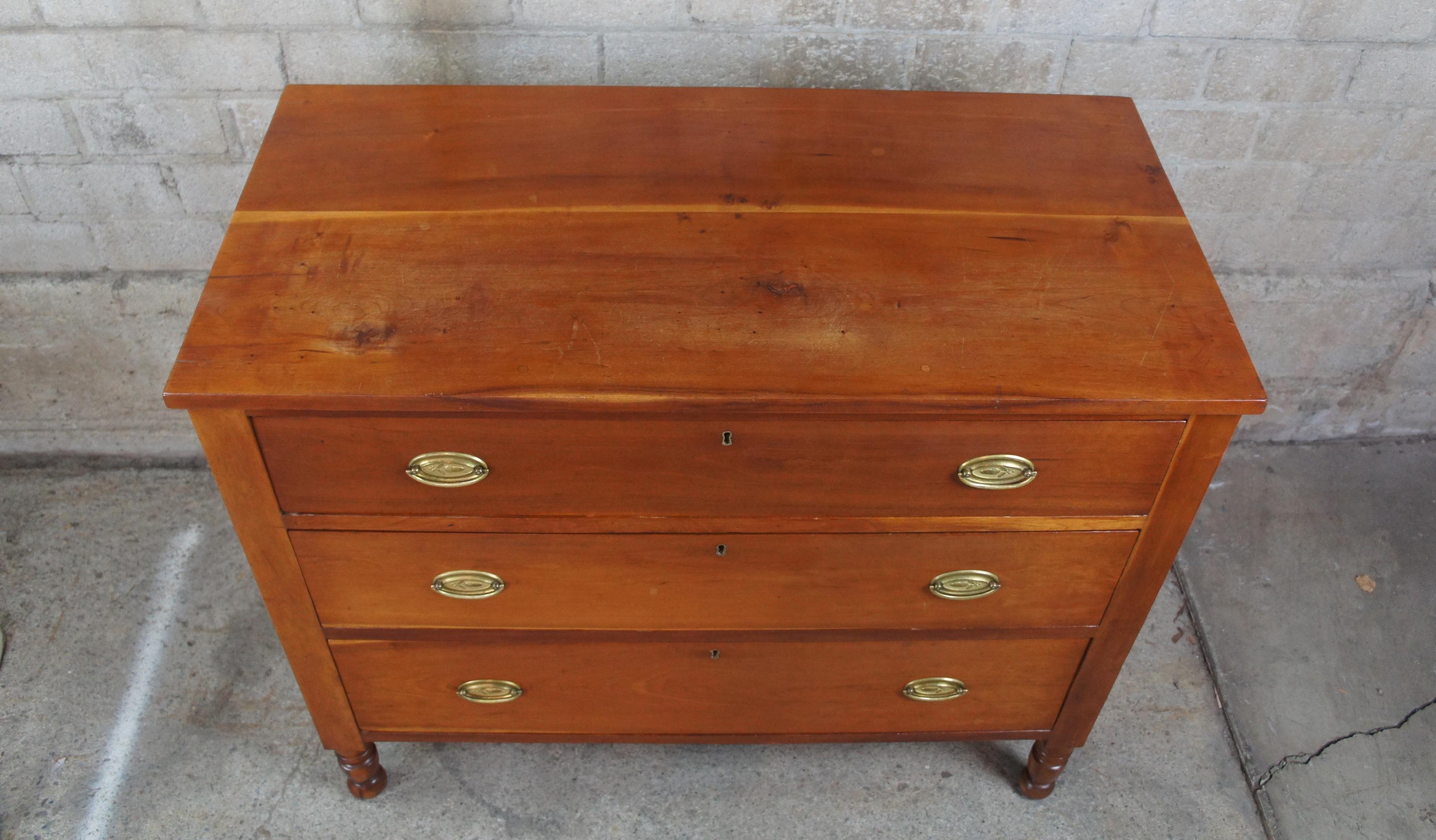 19th Century Sheraton Cherry Dresser Chest of Drawers Federal Hepplewhite In Good Condition In Dayton, OH