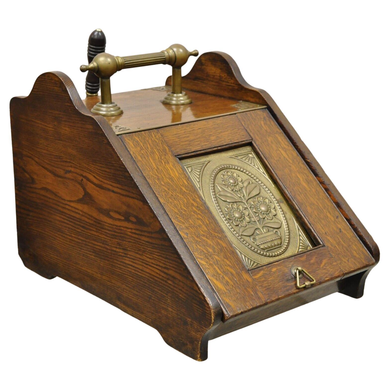 Antiguo cubo de carbón victoriano y latón para chimenea del siglo XIX con pala