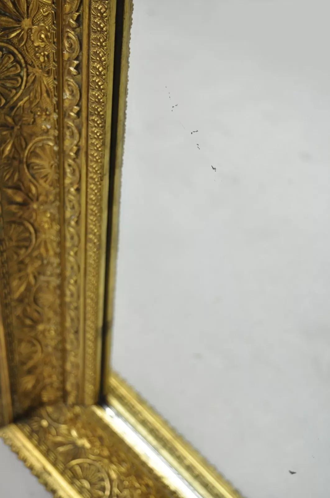 Legno Antique 19th C Victorian Gold Giltwood & Gesso Foliate Design/One Wall Mirror (A) in vendita