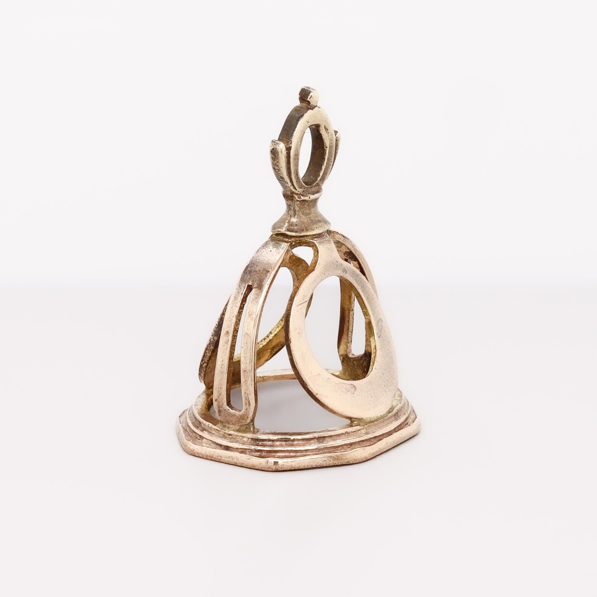 Antiguo sello de leontina de reloj victoriano del s. XIX chapado en oro y con cristal tallado en calcografía en venta 6