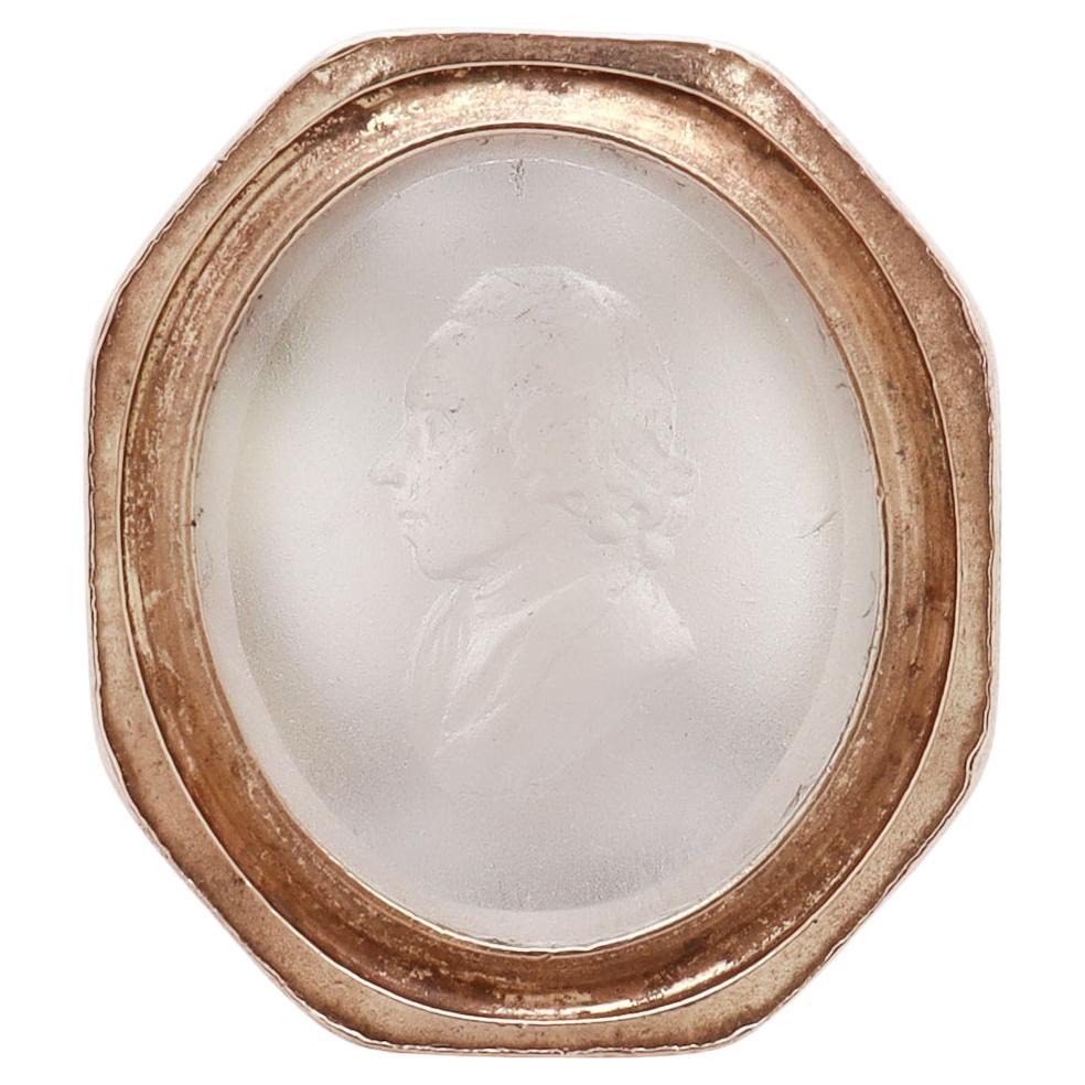 Antiguo sello de leontina de reloj victoriano del s. XIX chapado en oro y con cristal tallado en calcografía en venta