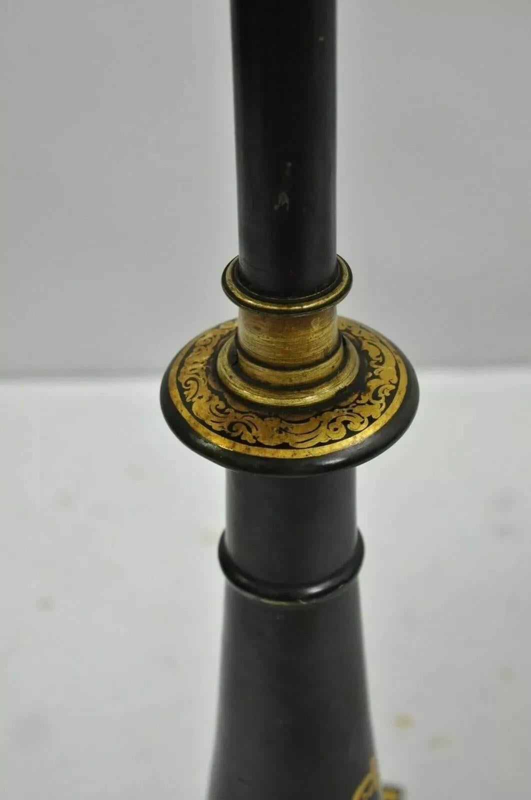 Victorien Antique A.Mach I.C. Victorian Papier Mache Mother of Pearl Inlay Pedestal Side Table en vente
