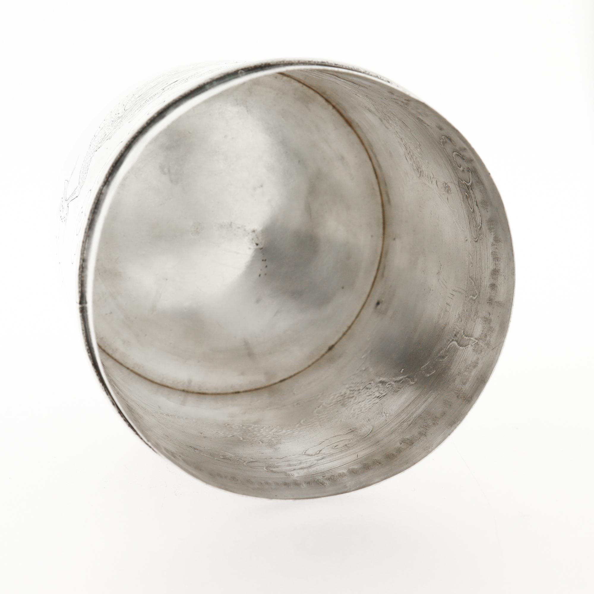 Antike 19. Jahrhundert. Signiert Yang Qing He Chinesisch Export Silber graviert Dragon Box im Angebot 10