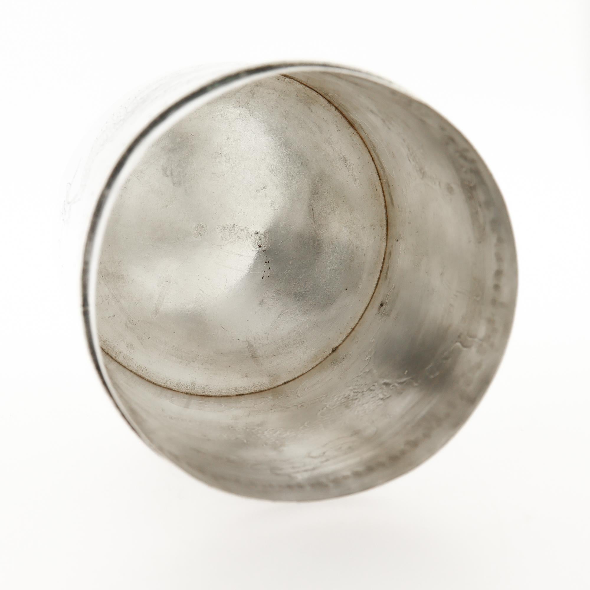 Antike 19. Jahrhundert. Signiert Yang Qing He Chinesisch Export Silber graviert Dragon Box im Angebot 11