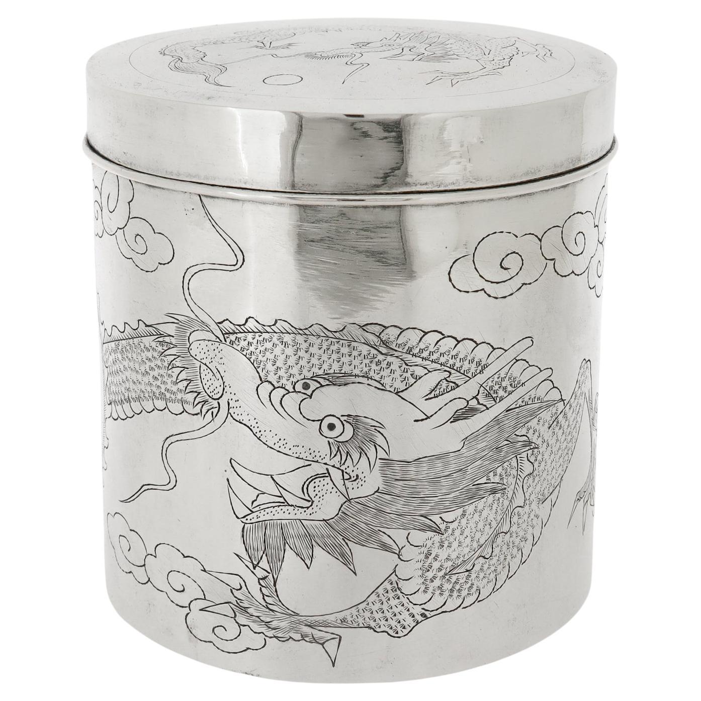 Antico 19° secolo. Firmato Yang Qing He Scatola d
argento con drago inciso da esportazione cinese