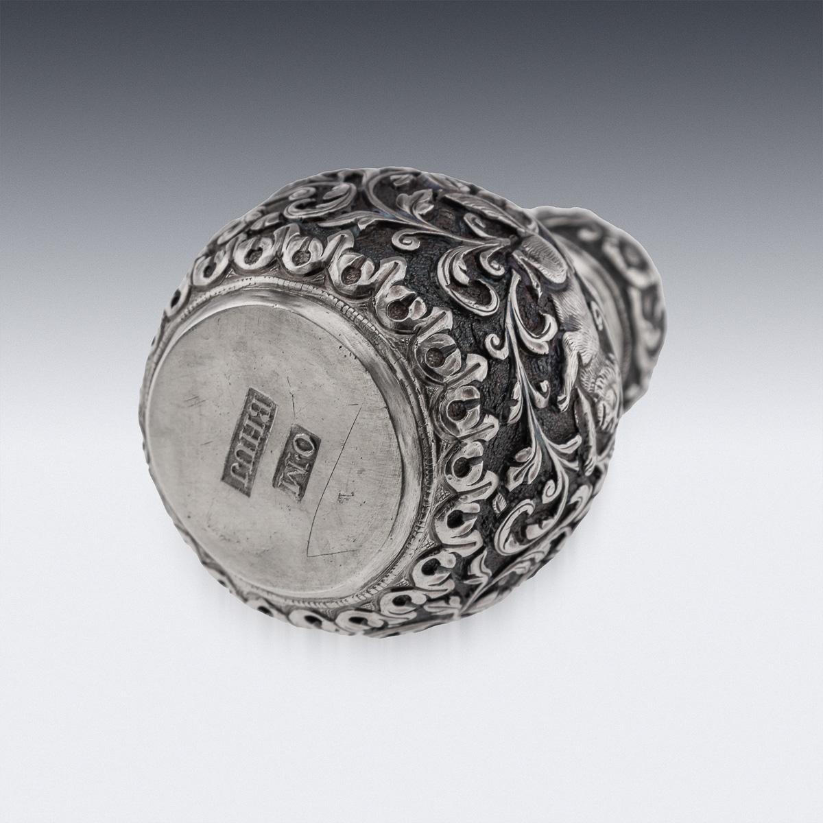 Antico flacone di profumo in argento massiccio del Kutch del XIX secolo, Oomersi Mawji c.1890 In condizioni buone in vendita a Royal Tunbridge Wells, Kent