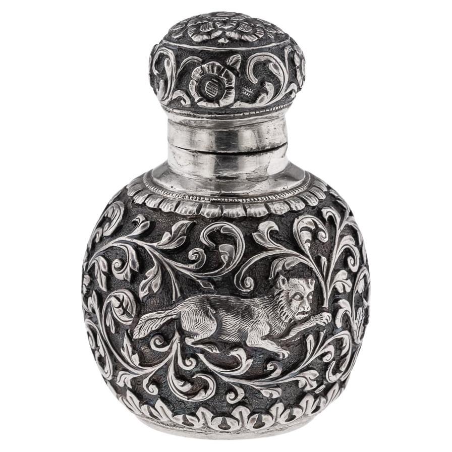 Antico flacone di profumo in argento massiccio del Kutch del XIX secolo, Oomersi Mawji c.1890