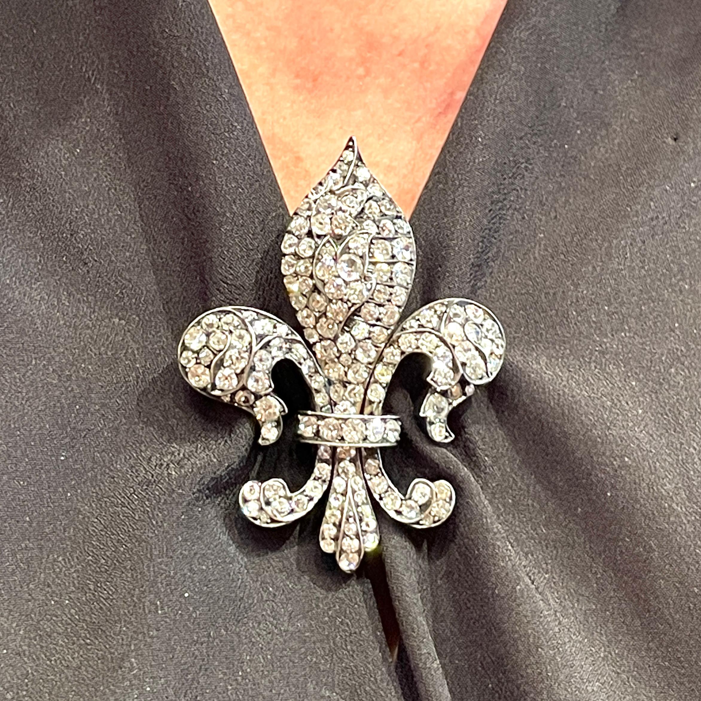 Broche / Pendentif Fleur de Lis en or 14K et argent antique du 19ème siècle avec diamants en vente 3