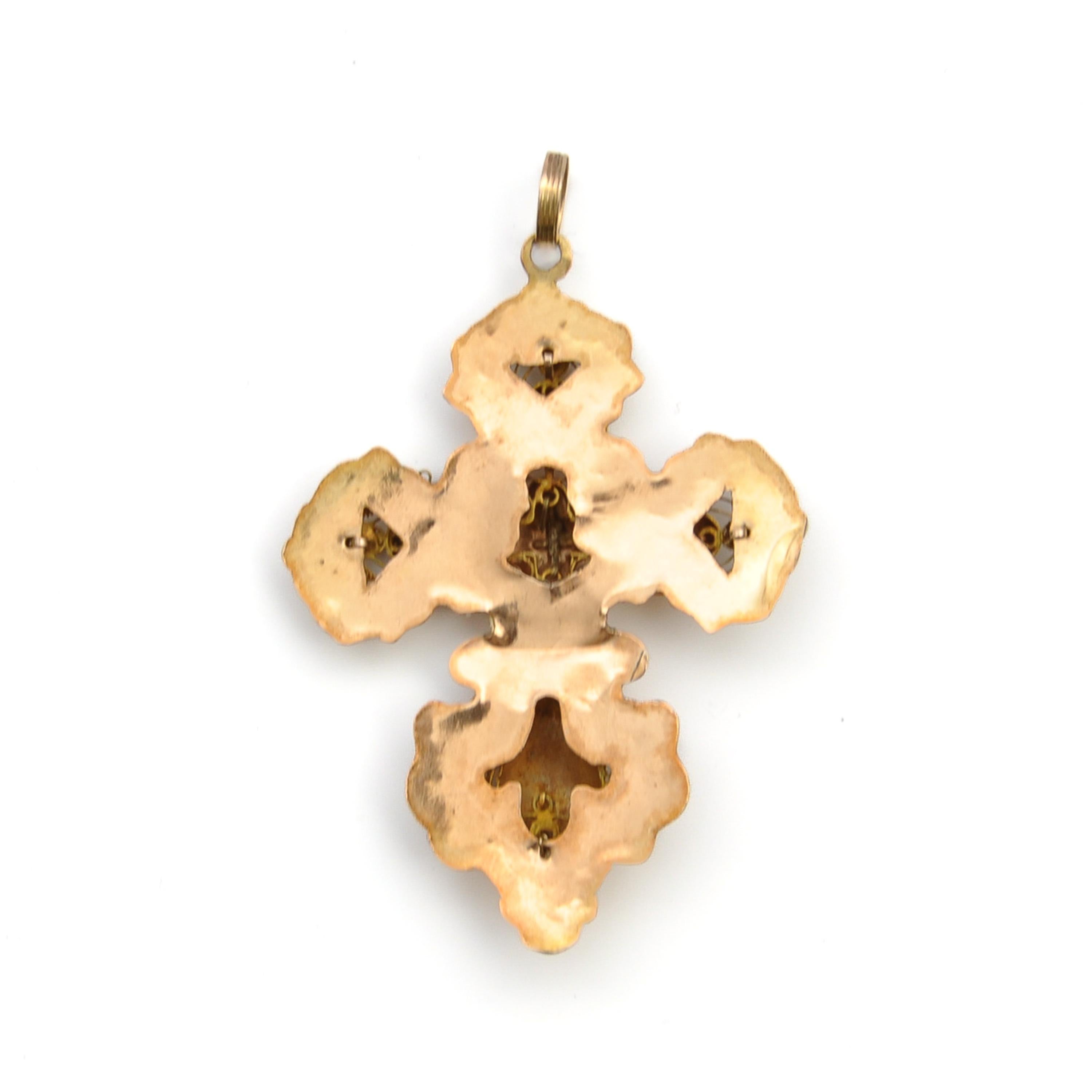 Antique 19th Century 14K Gold Filigree Cross Pendant For Sale 3