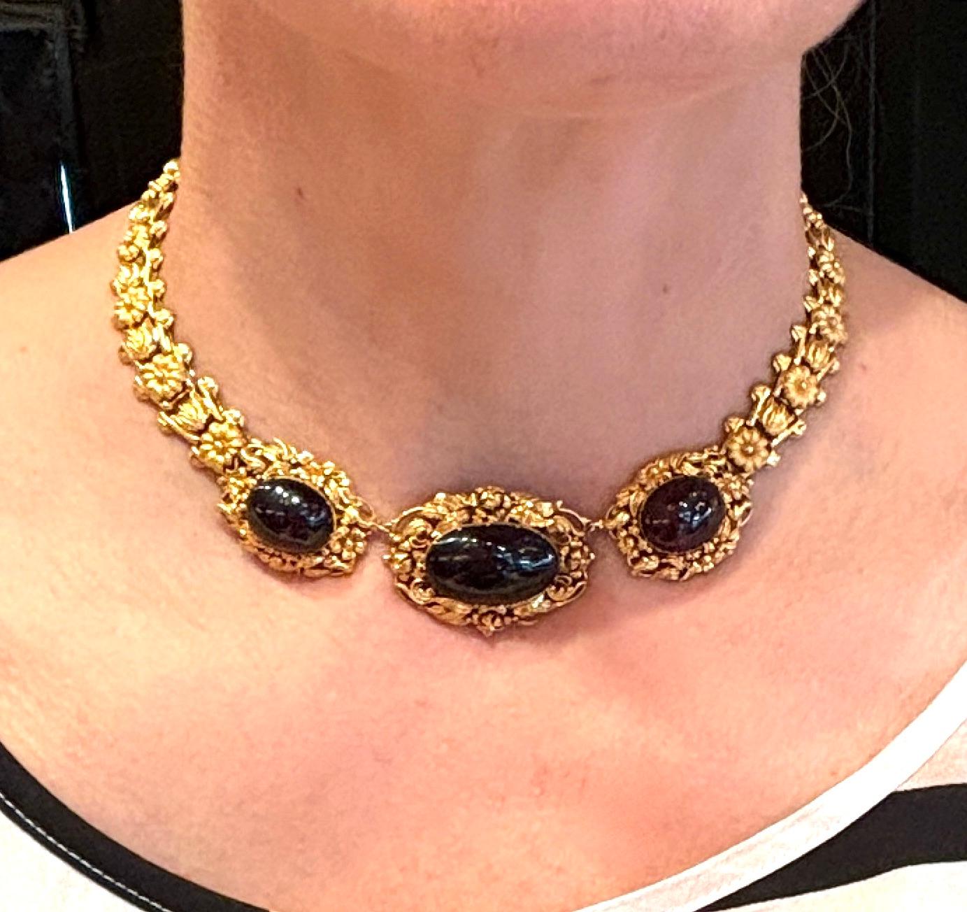 Antique 19th Century 18K Gold and Garnet Necklace For Sale 3
