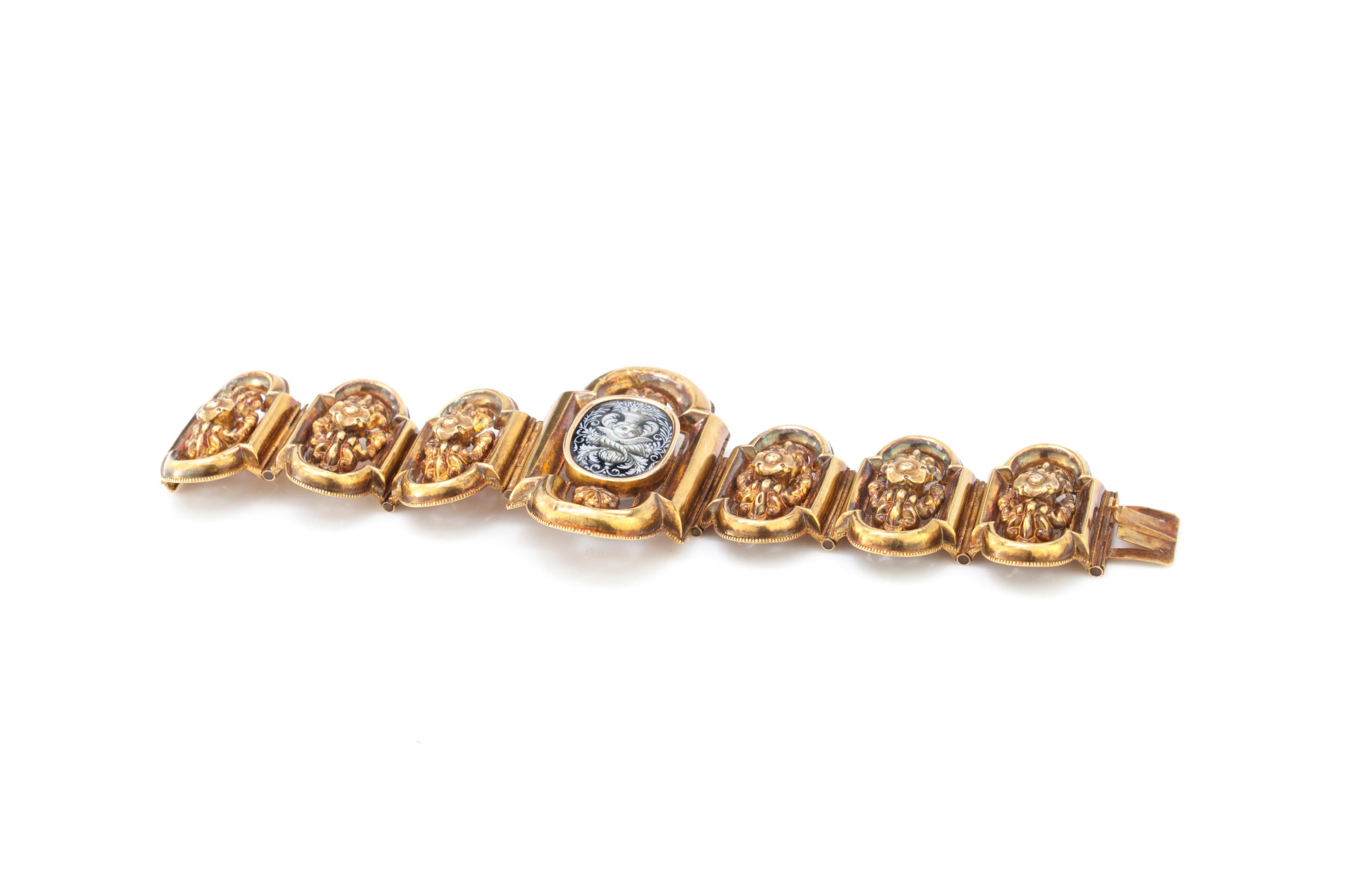 Antique 19th Century 18 Karat Gold Bracelet, circa 1870s For Sale 1