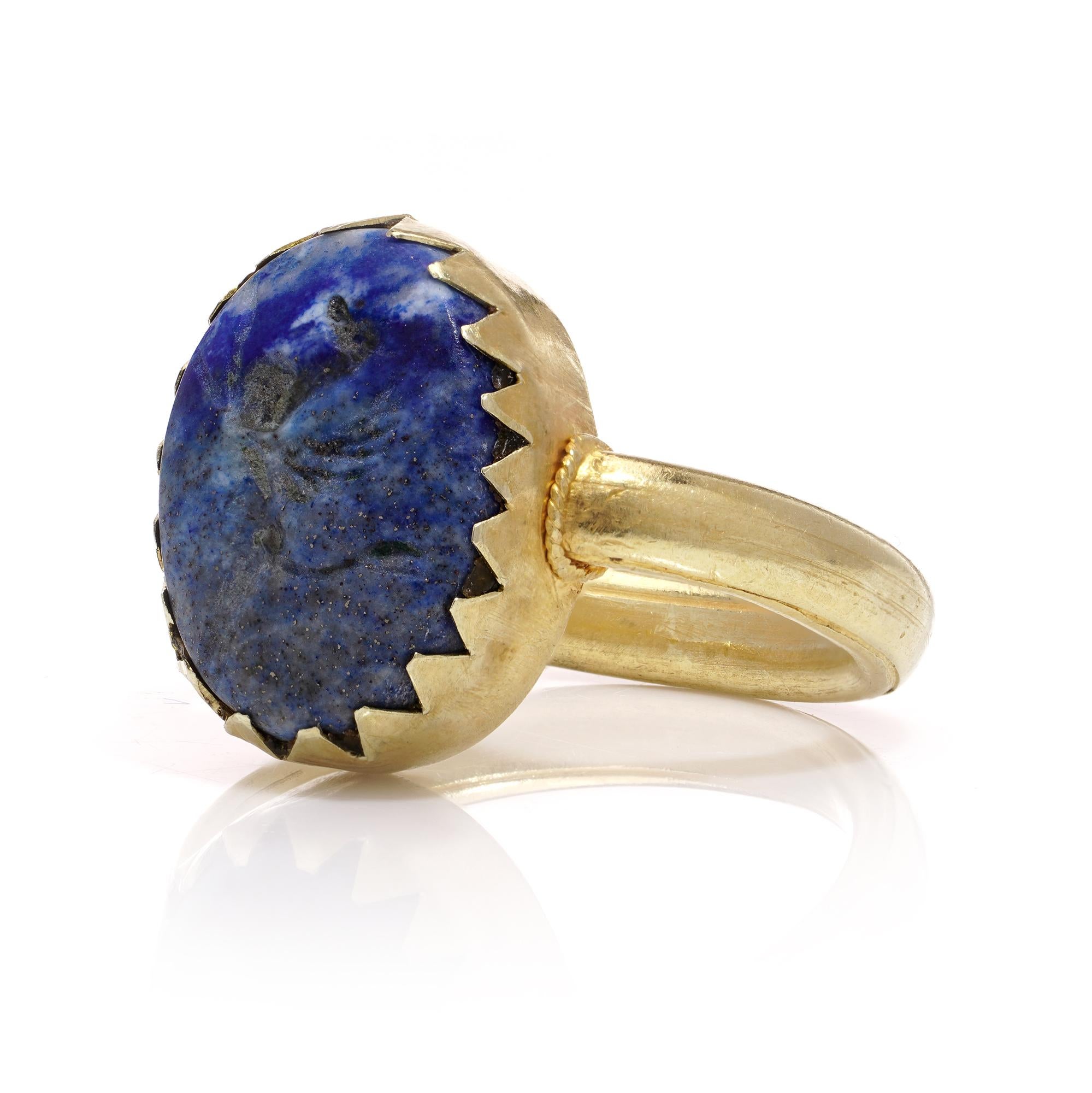 Antique 19th Century 18kt gold lapis lazuli intaglio ring with pegasus carving For Sale 1