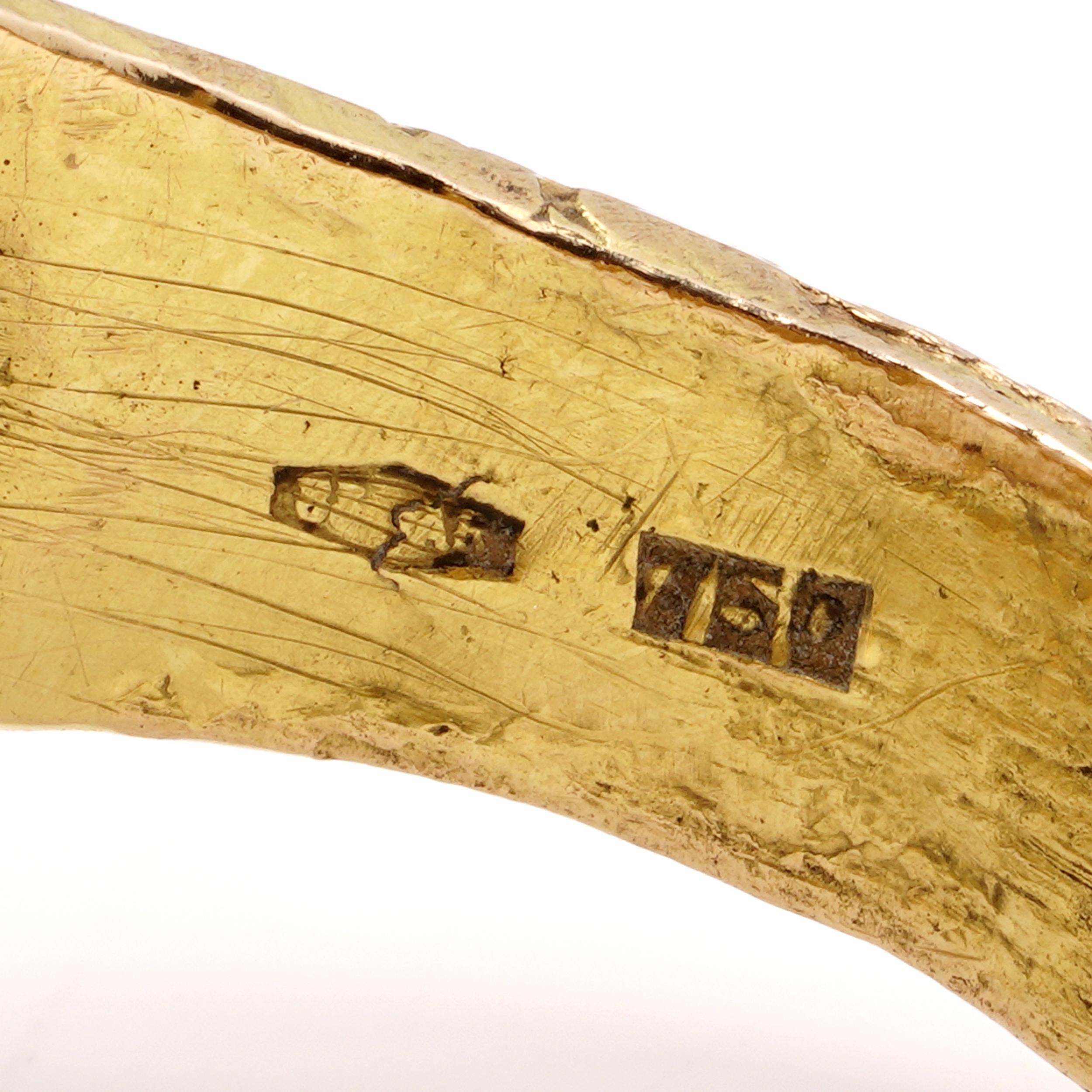 Antico anello con sigillo in oro 18kt del 19° secolo con stemma in vendita 4