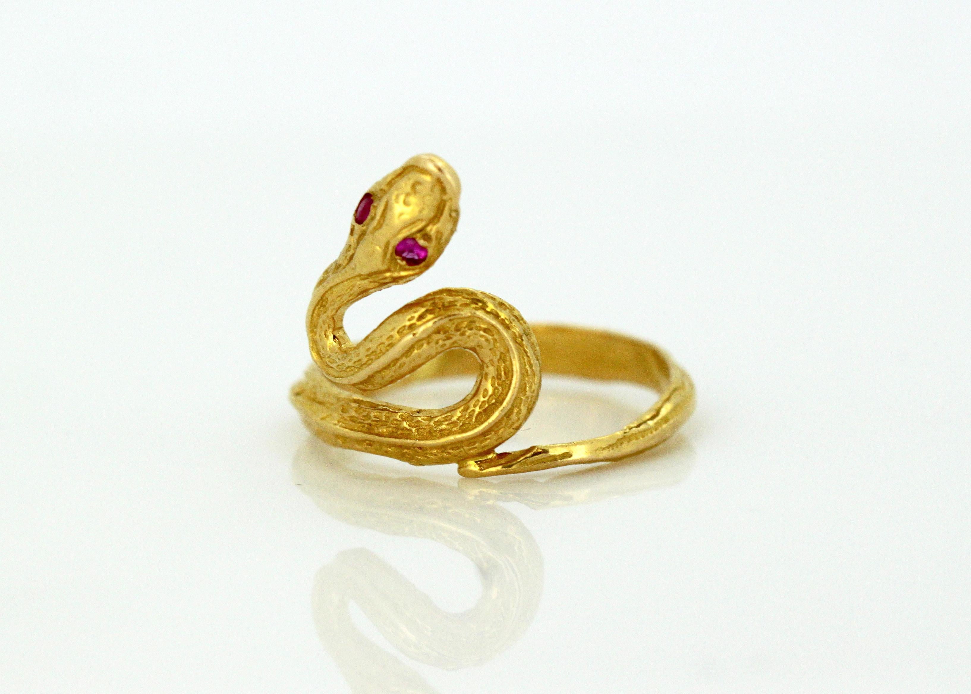 gold snake ring ruby eyes