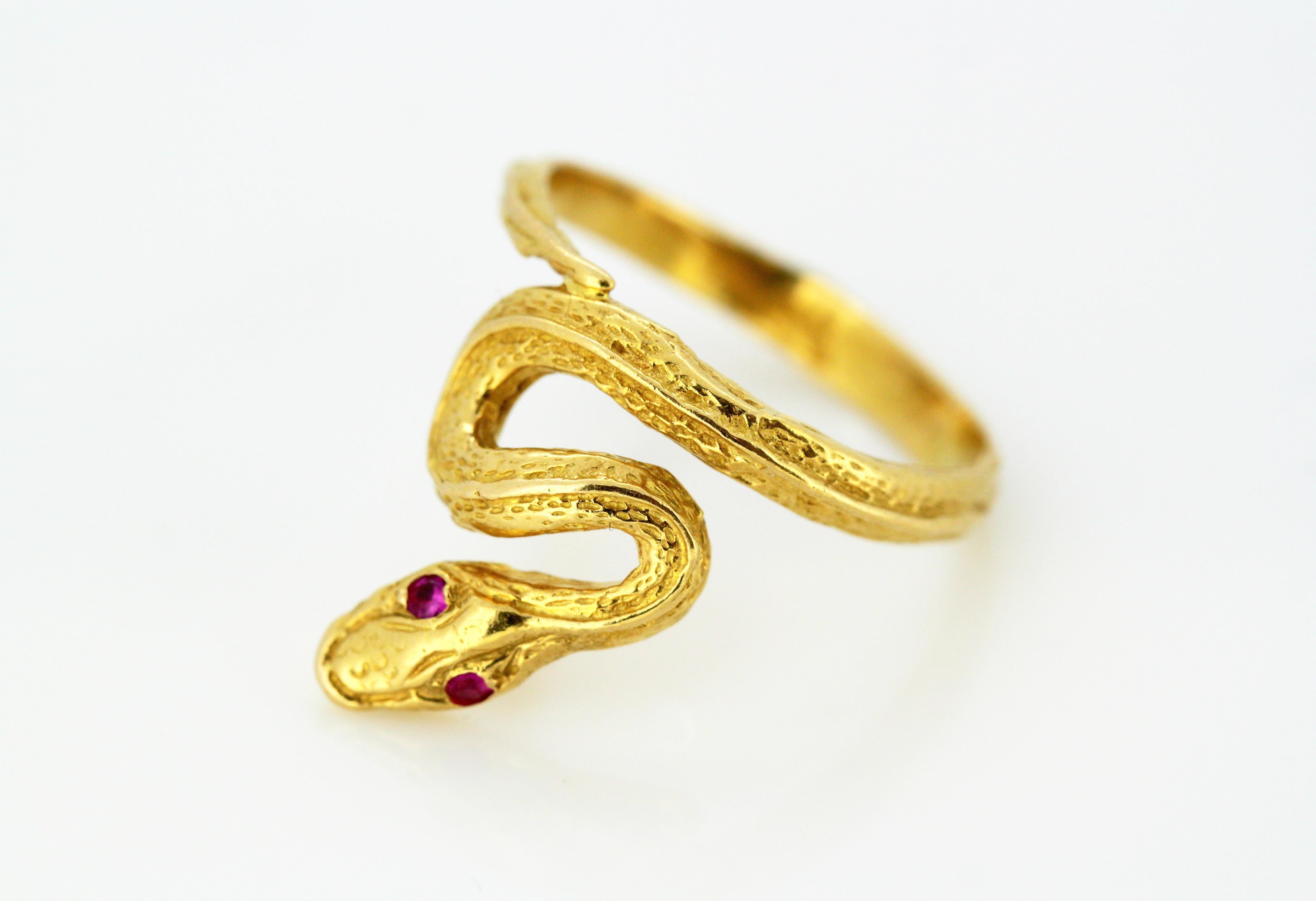 Women's or Men's Antique 19th Century 18 Karat Yellow Gold Egyptian Snake Ring with 2 Ruby Eyes