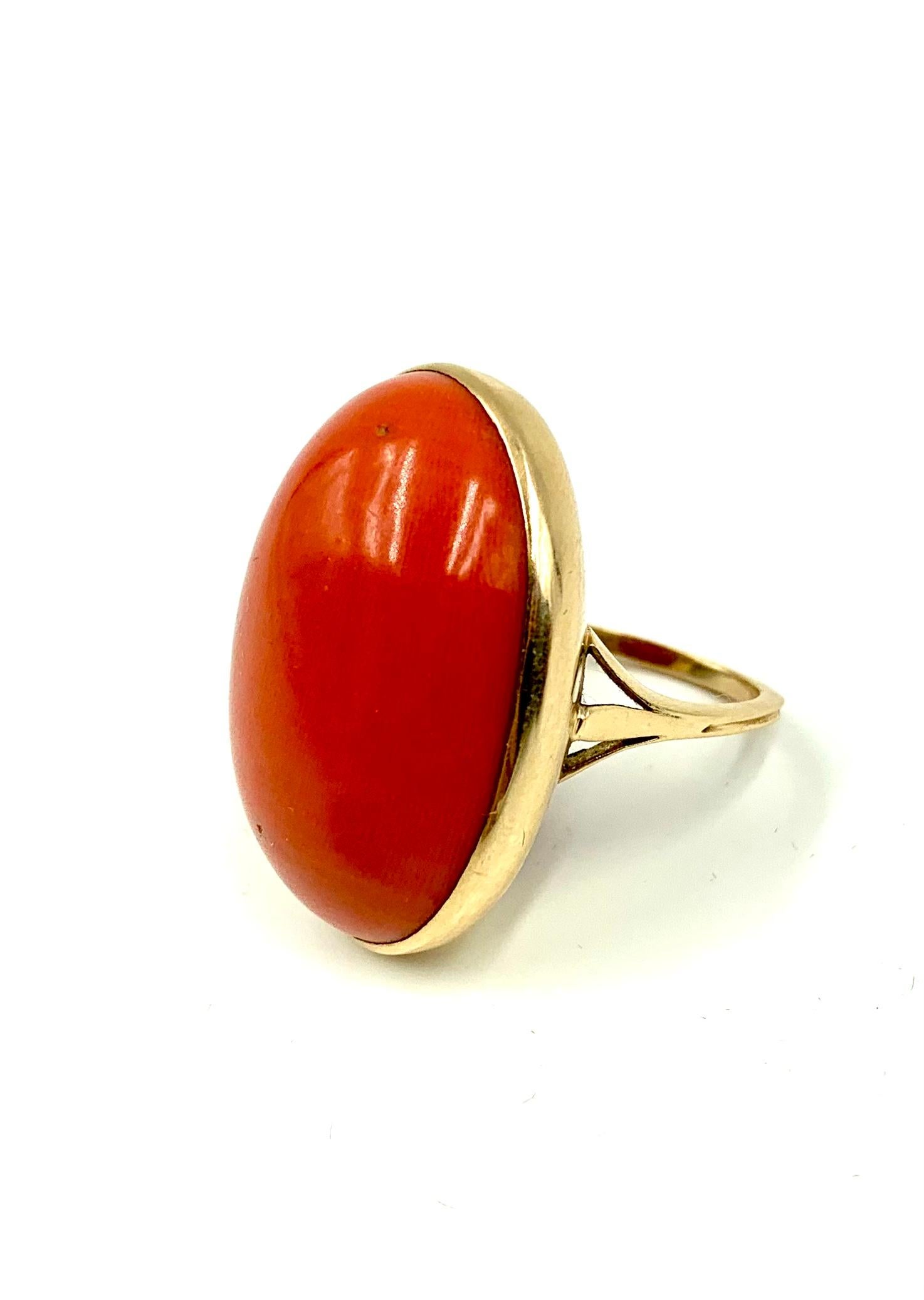 Antique 19th Century 43.5 TCW Oval Natural Red Coral 14k Yellow Gold Ring For Sale 7