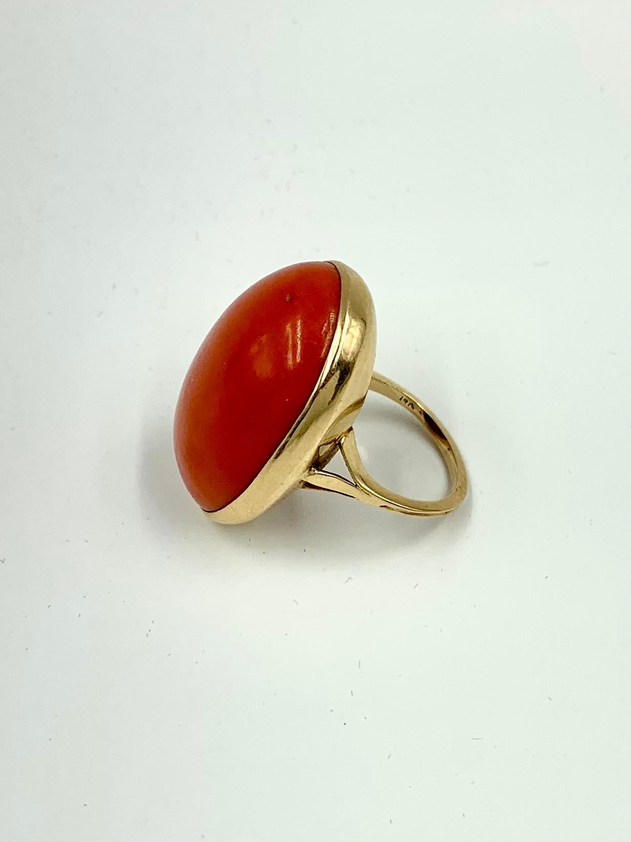 Antique 19th Century 43.5 TCW Oval Natural Red Coral 14k Yellow Gold Ring For Sale 8