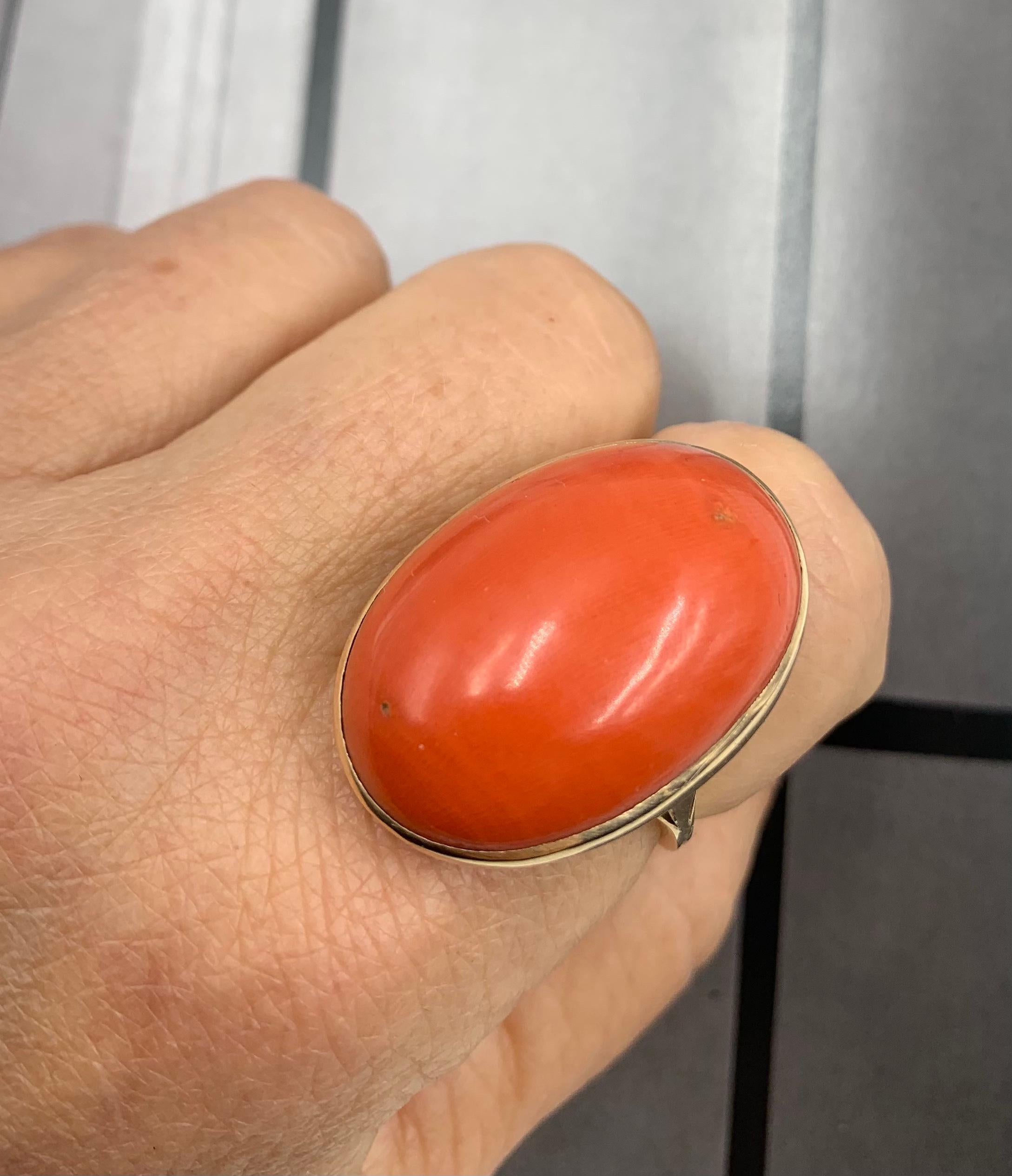 Antique 19th Century 43.5 TCW Oval Natural Red Coral 14k Yellow Gold Ring For Sale 10