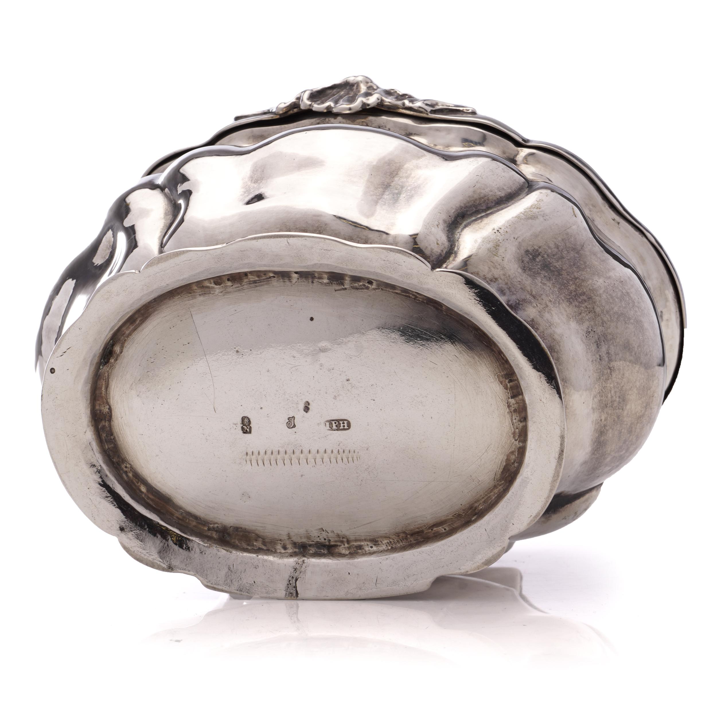 Antique 19th century 800. German silver small oval Tea Caddy with Hanau marks For Sale 3