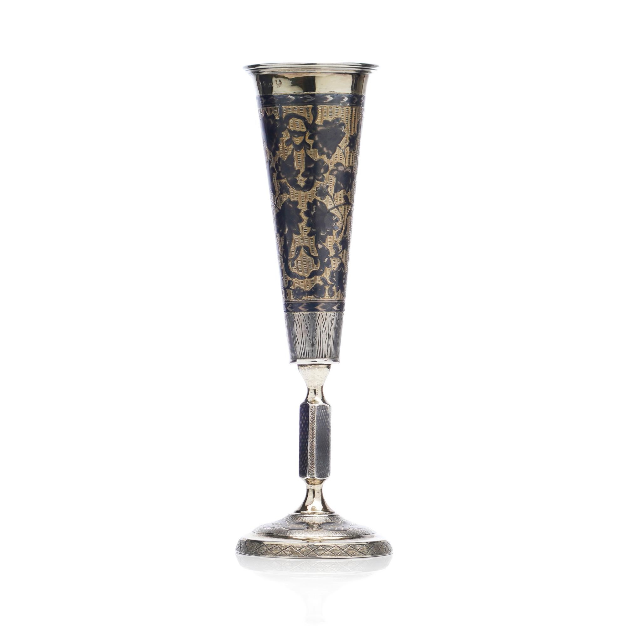Antique 19th century 875.(84 Zolotniki) silver - gilt Niello Kiddush cup flute decorated with floral motifs. 
Made in Russia, 1836
Hallmarked with maker's mark EE and silver purity mark 84 a standard for 84) 
Fully hallmarked. 

Approx.