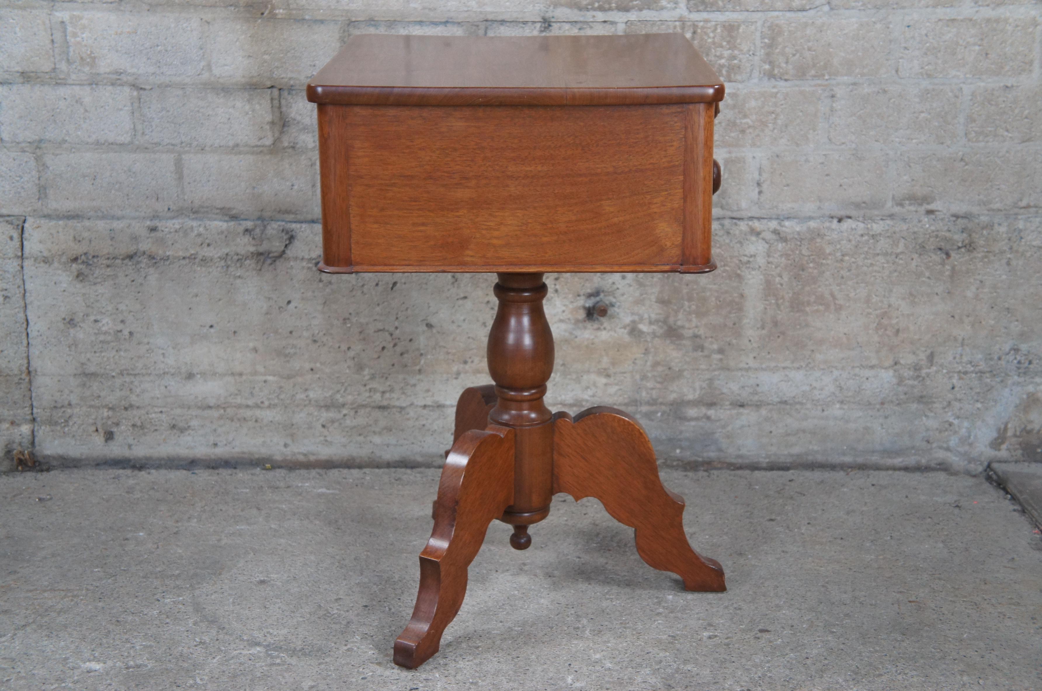 Antique 19th Century American Empire Walnut Parlor Side Accent Table For Sale 7