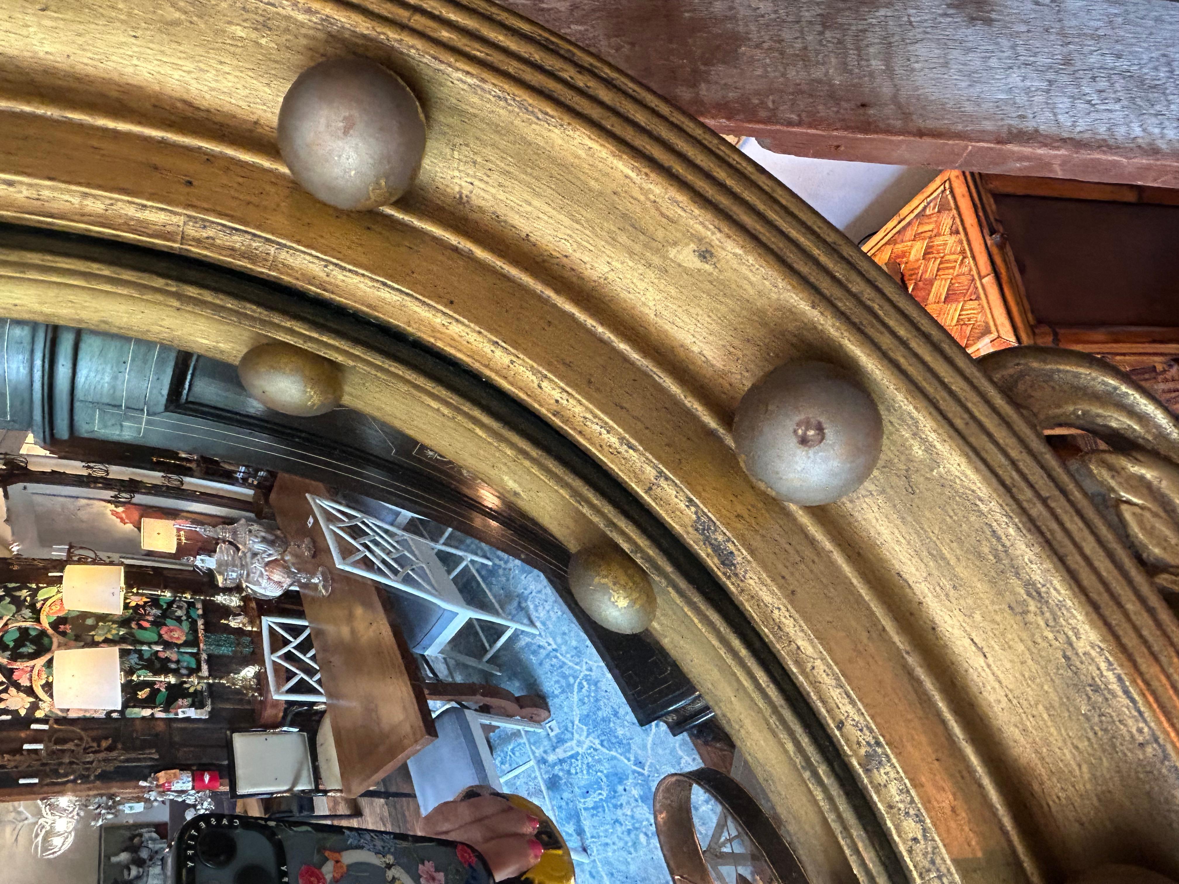 Antique 19th Century American Federal Giltwood Eagle Bullseye Convex Mirror For Sale 4