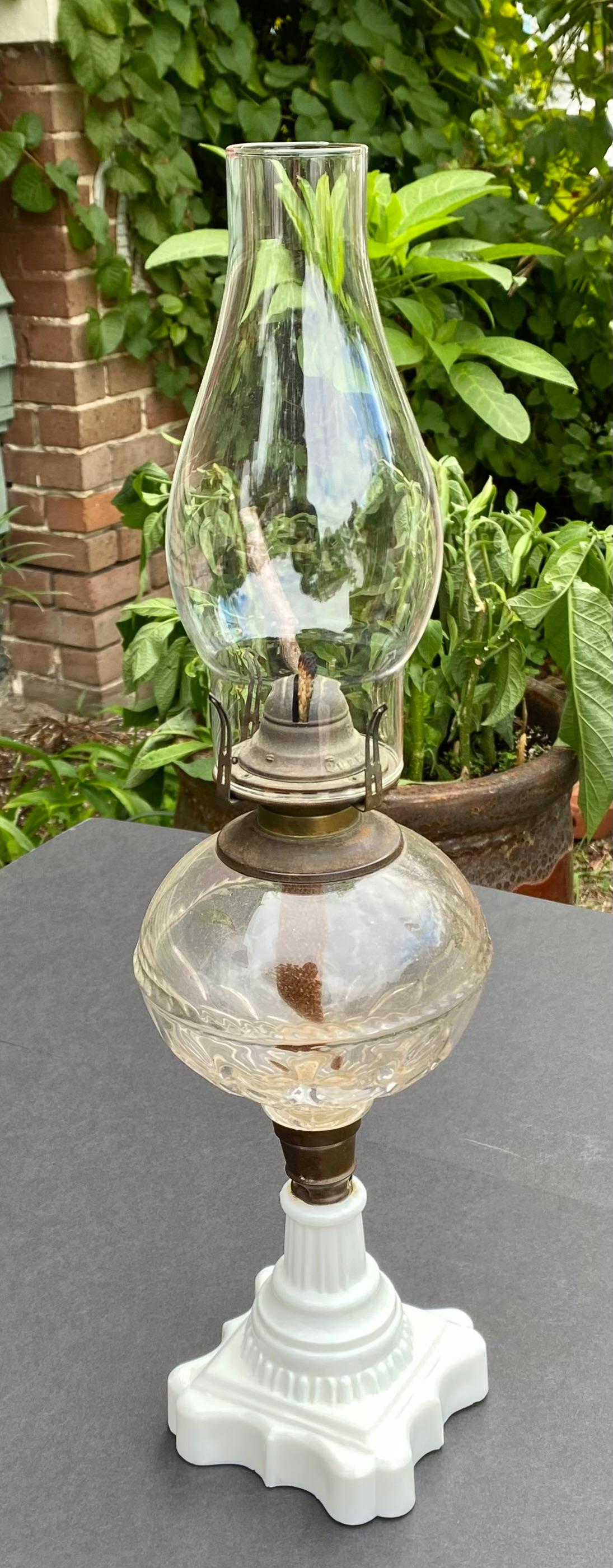 Lampe à l'huile américaine ancienne du 19ème siècle en verre dépoli  en vente 9
