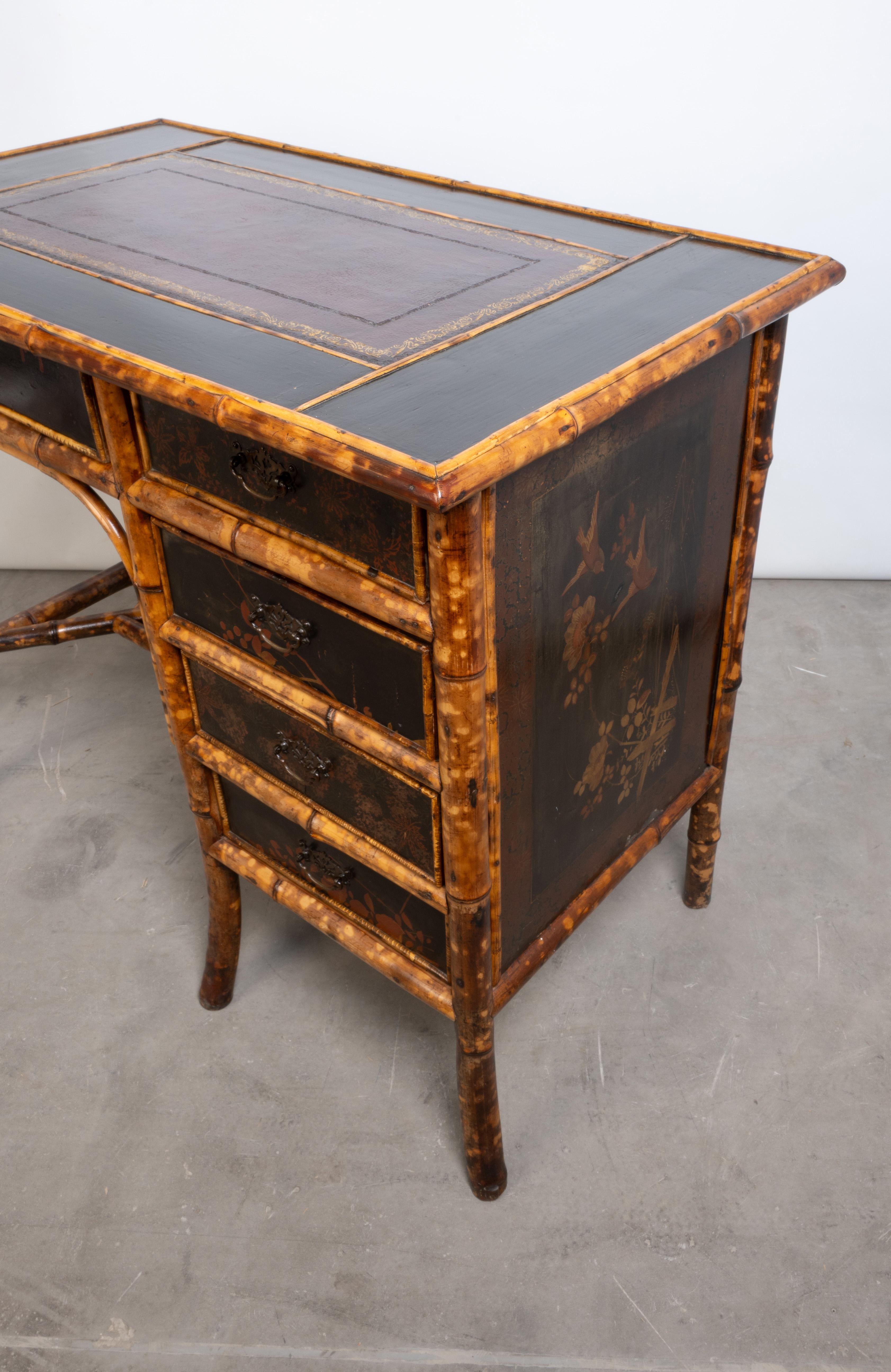 Bureau ancien en bambou laqué anglo-chinois du 19ème siècle en vente 8