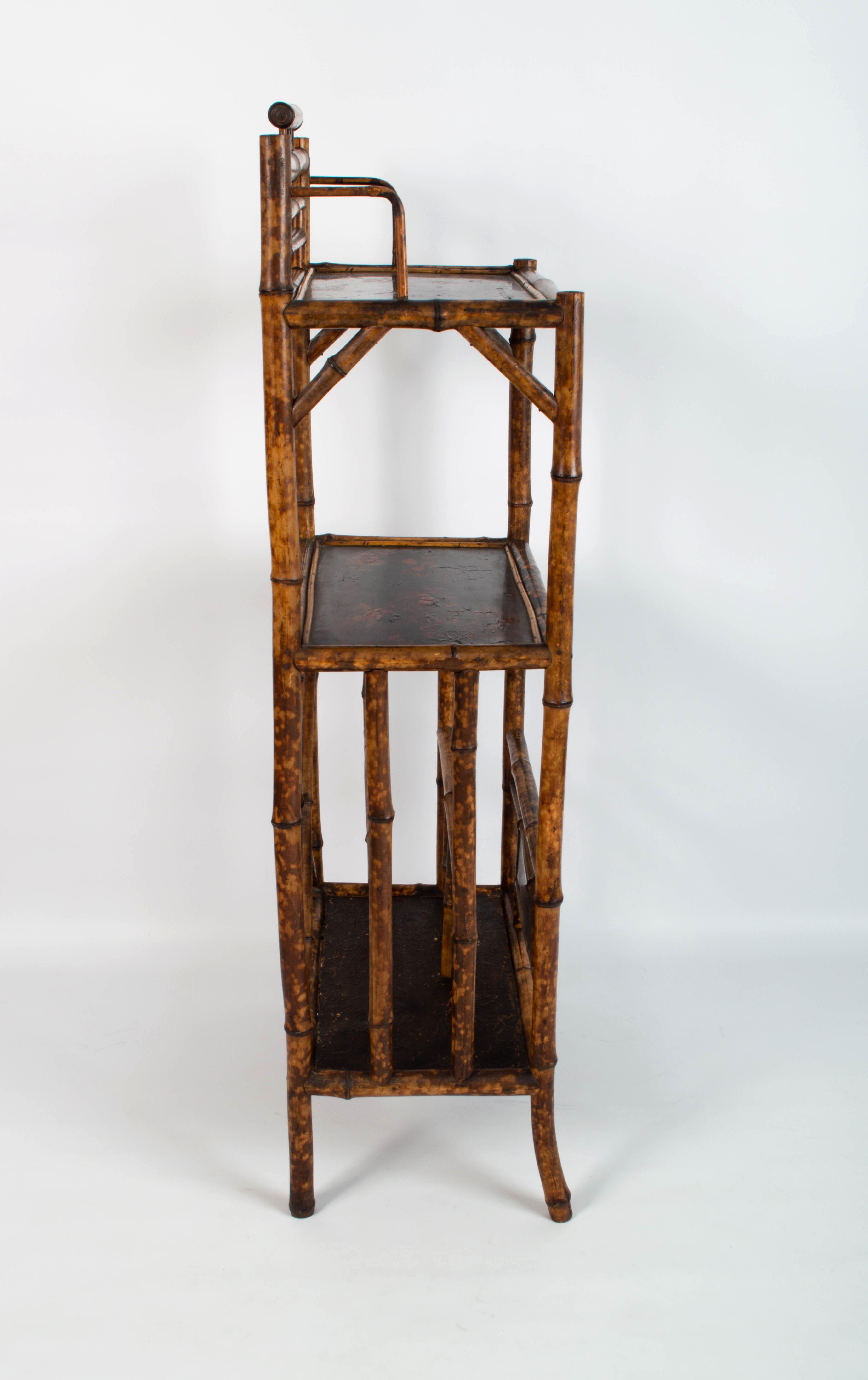 Antique 19th Century Anglo-Chinese Lacquered Bamboo Etagere Shelves, England In Good Condition For Sale In London, GB
