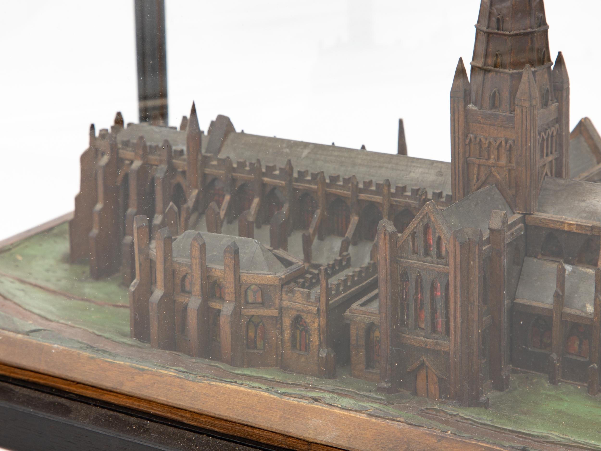 Antikes architektonisches Modell einer Kathedrale aus dem 19. Jahrhundert	 im Angebot 2