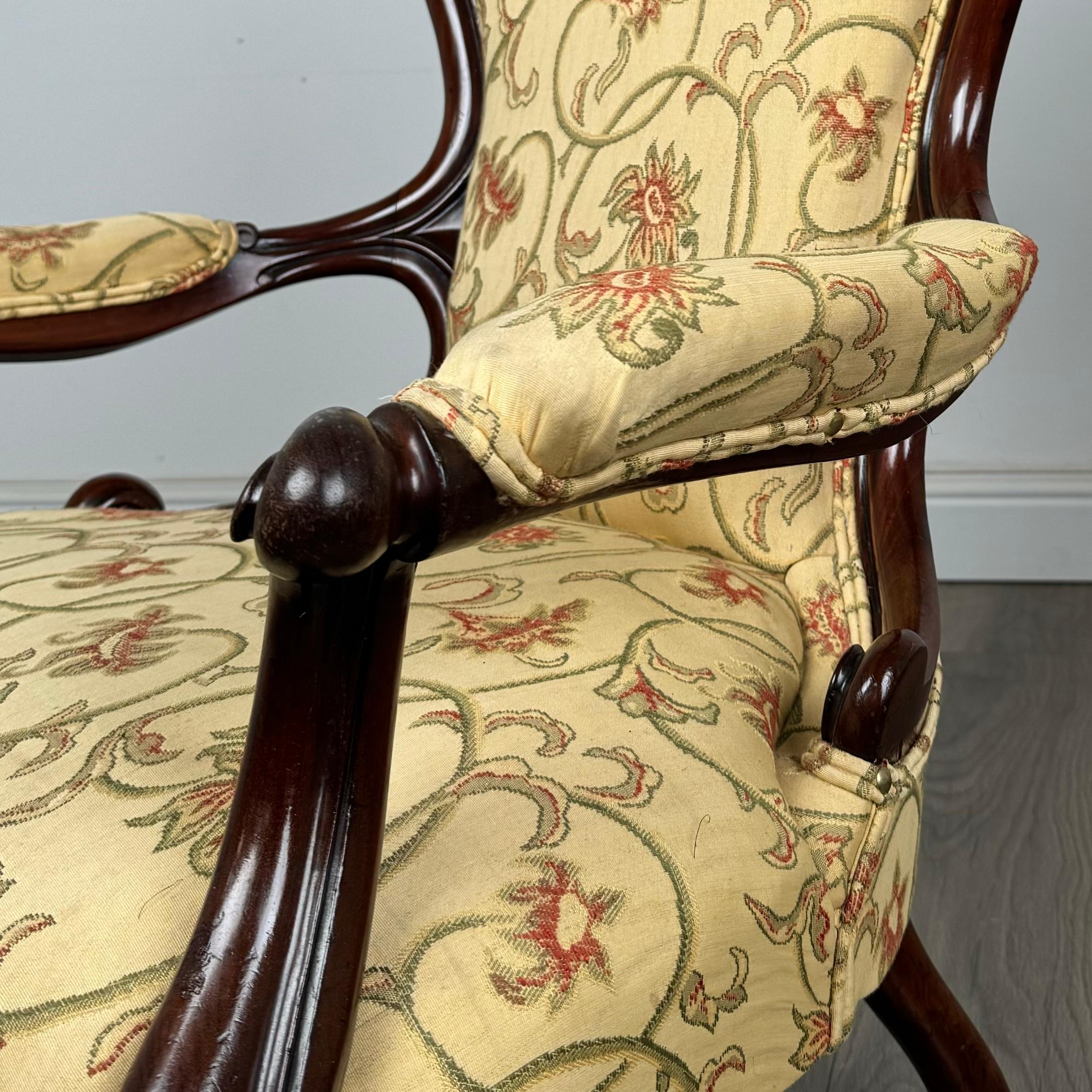 Fauteuil ancien du 19ème siècle en acajou (REF AF-3468) en vente 5