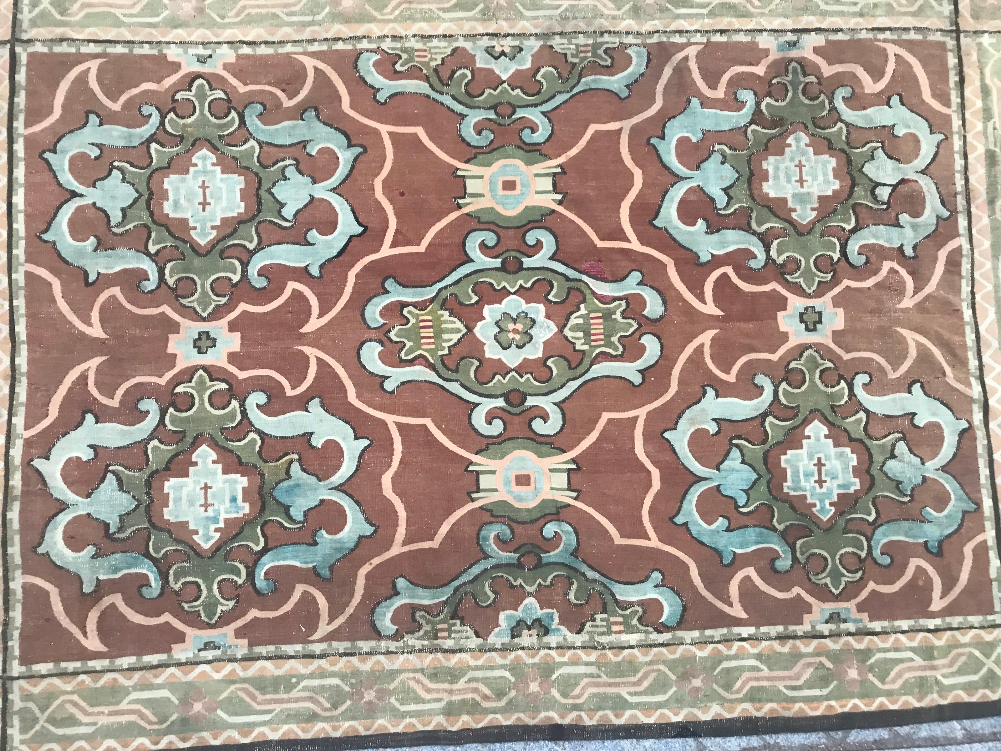 Beautiful 19th century French Aubusson rug with beautiful decorative design French Louis the XIV style, and natural colors with brown, green and blue, entirely handwoven with wool on cotton foundation.

 