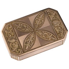 Antique 19th Century Austrian 18-Karat Two-Color Gold Snuff Box, circa 1820