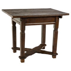 Ancienne table de banquier ou de commerçant autrichienne du 19ème siècle, couleur miel chaud