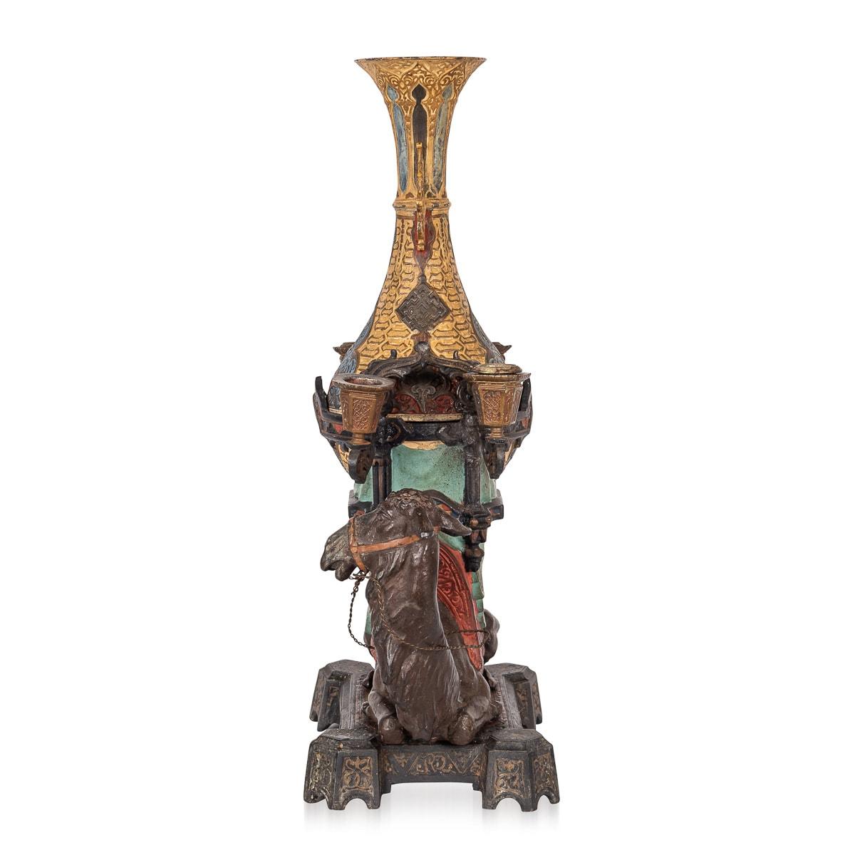 Antiker österreichischer Kamelkandelaber aus kalt bemalter Metall, 19. Jahrhundert, um 1880 (Sonstiges) im Angebot