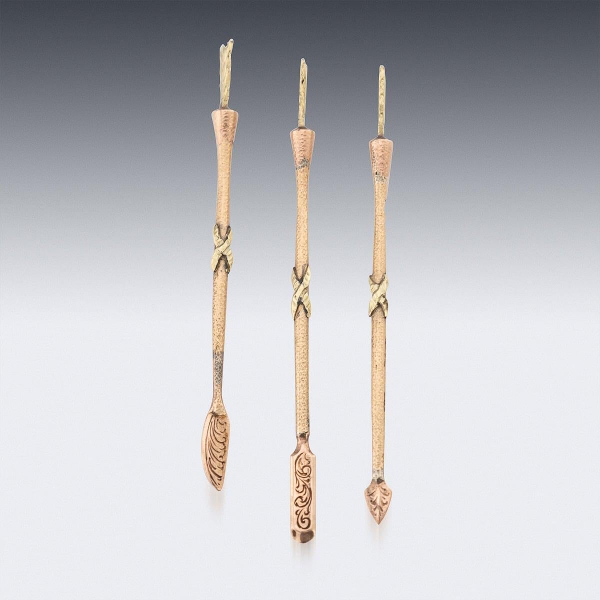 Antique 19th Century Austrian Gold, Diamond & Rock Crystal Toothpick Case c.1820 For Sale 2