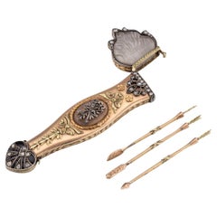 Antico astuccio per stuzzicadenti austriaco del XIX secolo in oro, diamanti e cristallo di rocca, 1820 ca.