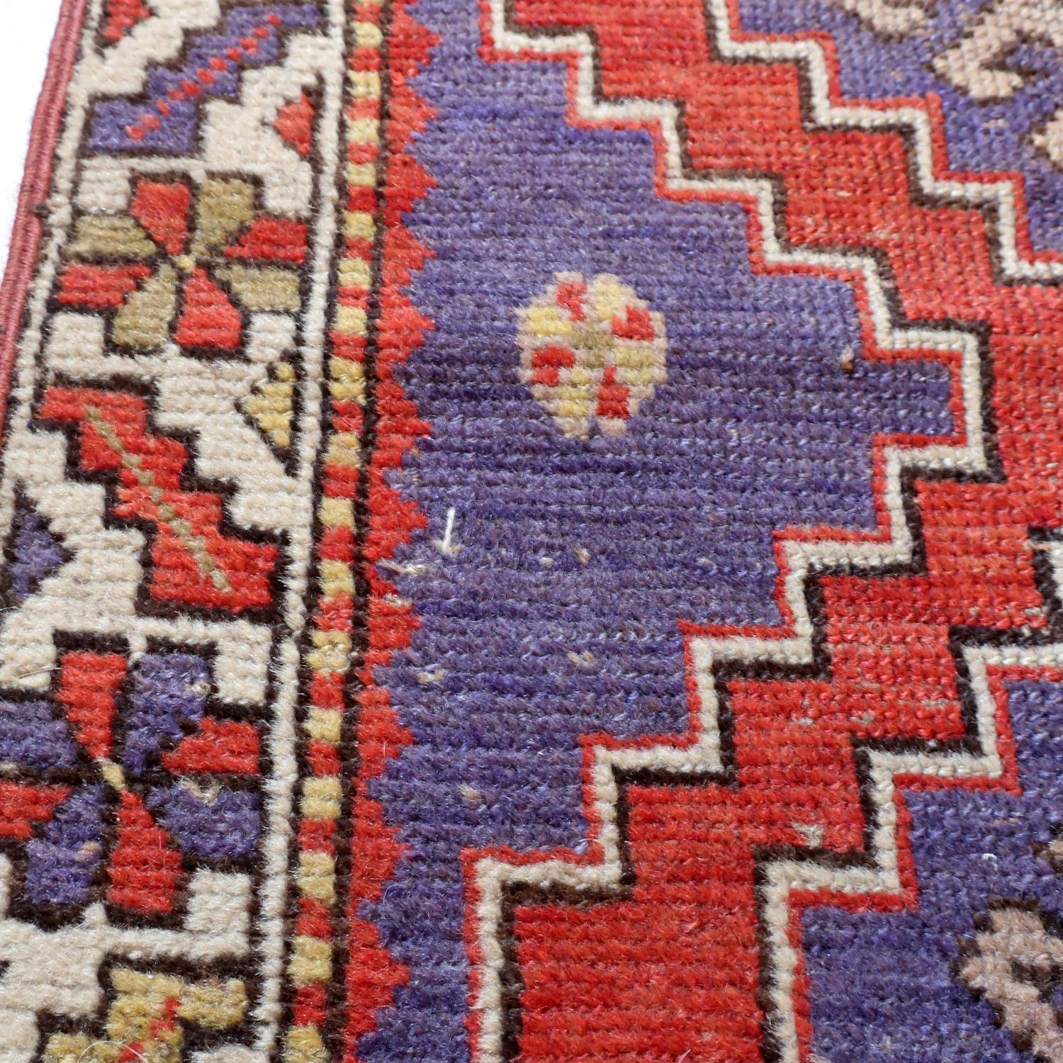 Antique 19th Century Baluch Rug In Good Condition For Sale In Brooklyn, NY