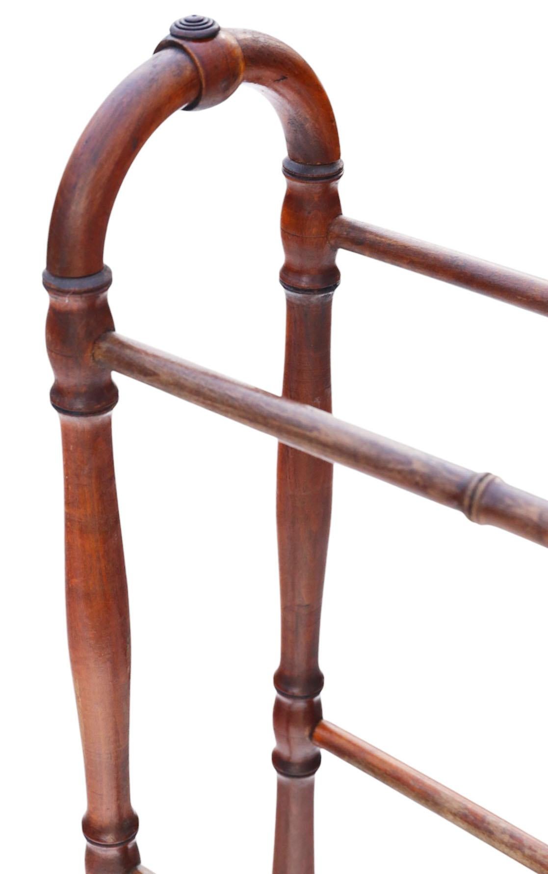 Ancien porte-serviettes en hêtre et pin du 19ème siècle - Meubles en pin et hêtre en vente 1