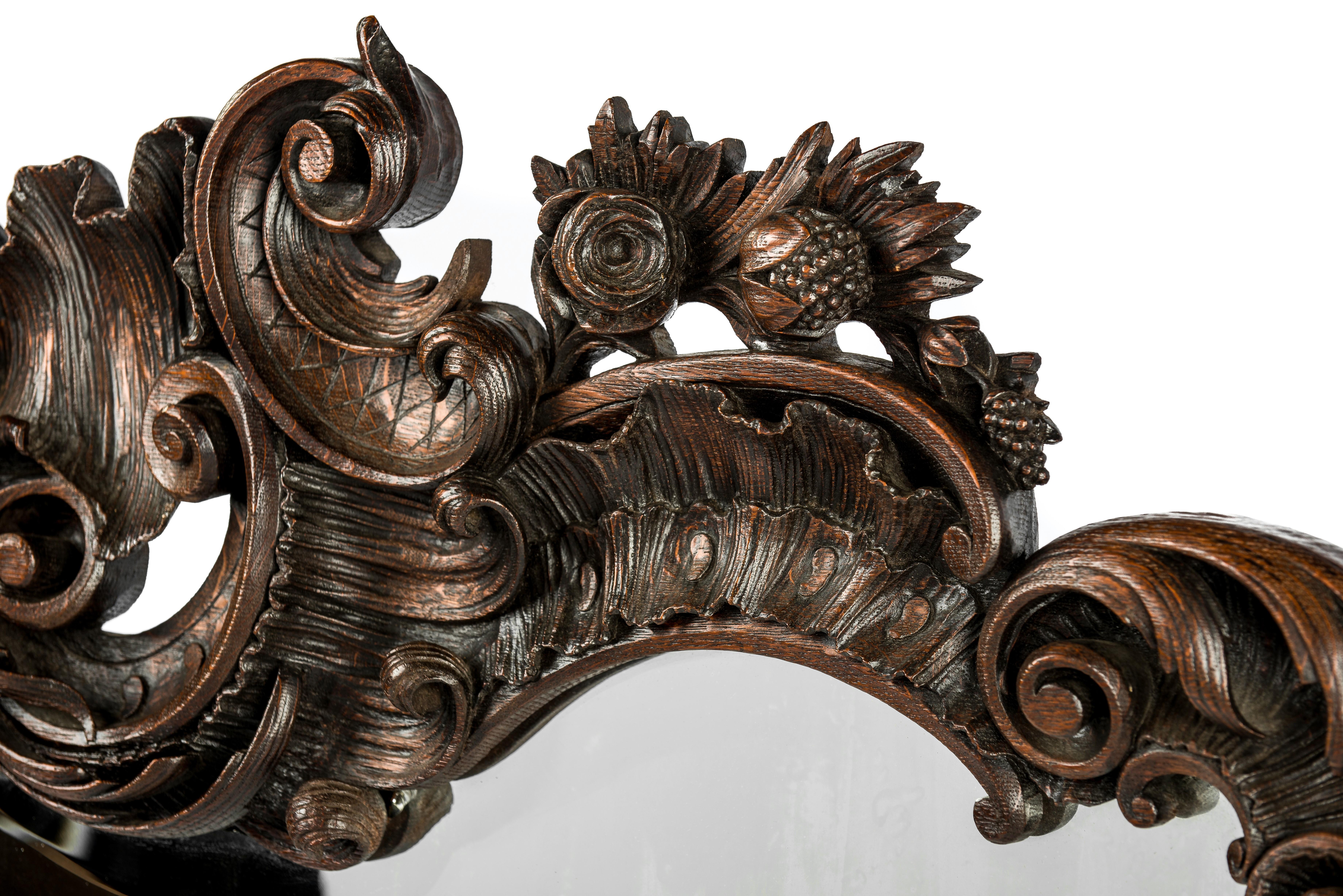 Specchio Antique Mirror belga del XIX secolo in quercia intagliata a Liegoise Luigi XV, specchio chevale o da pavimento in vendita