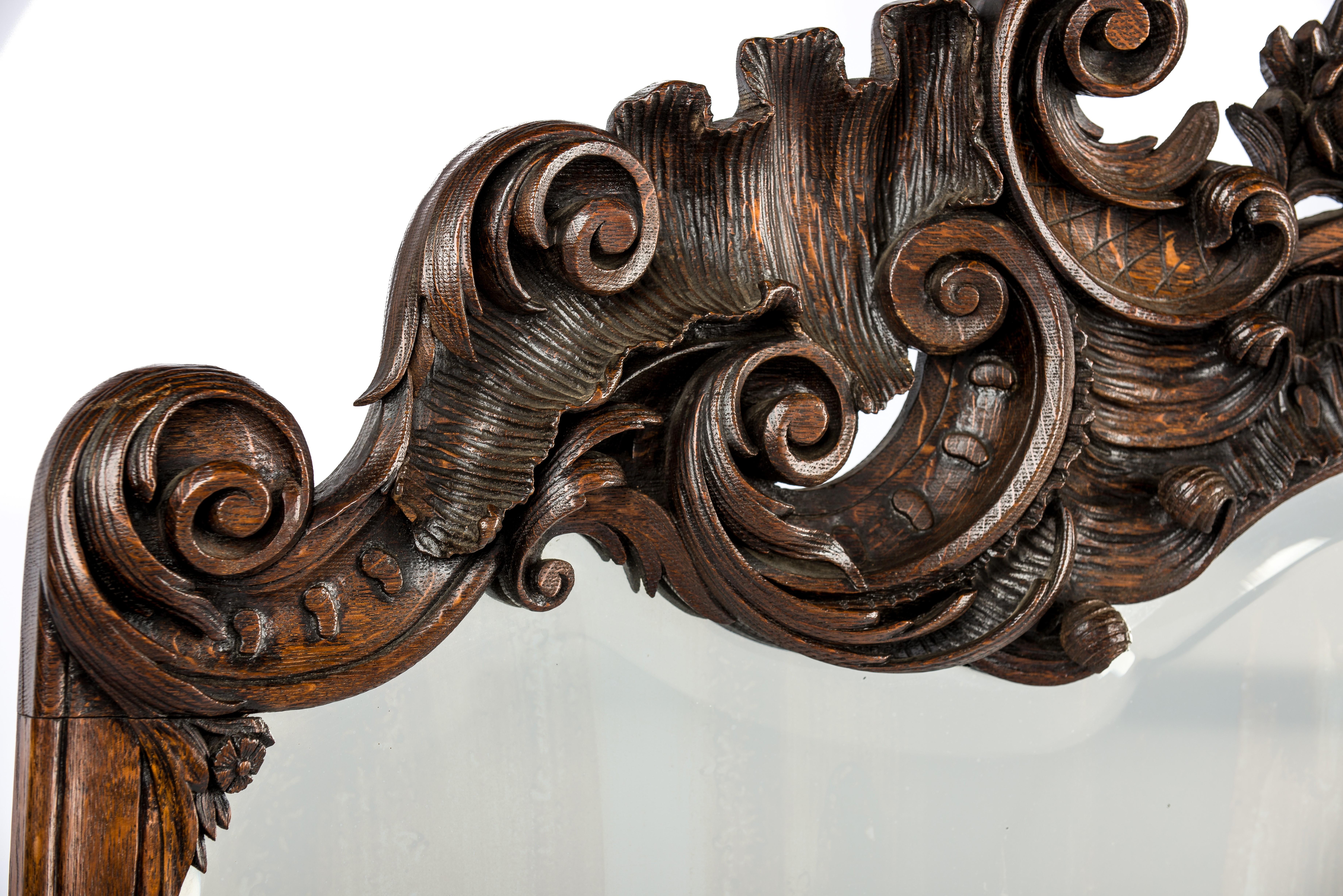 Antique Mirror belga del XIX secolo in quercia intagliata a Liegoise Luigi XV, specchio chevale o da pavimento in vendita 1
