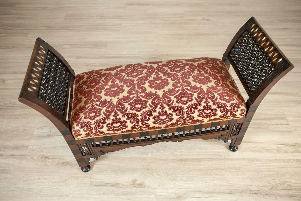 Européen Banc ancien du 19e siècle en bois exotique de couleur Brown foncé, rembourré en vente