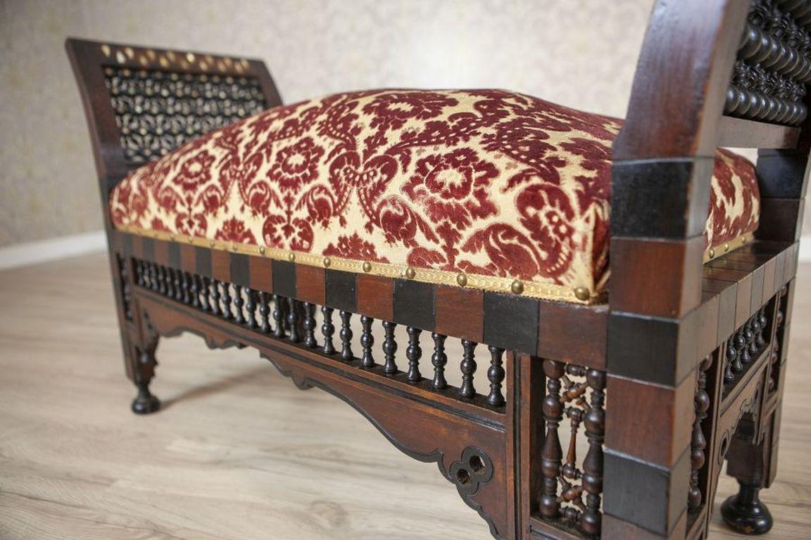 XIXe siècle Banc ancien du 19e siècle en bois exotique de couleur Brown foncé, rembourré en vente