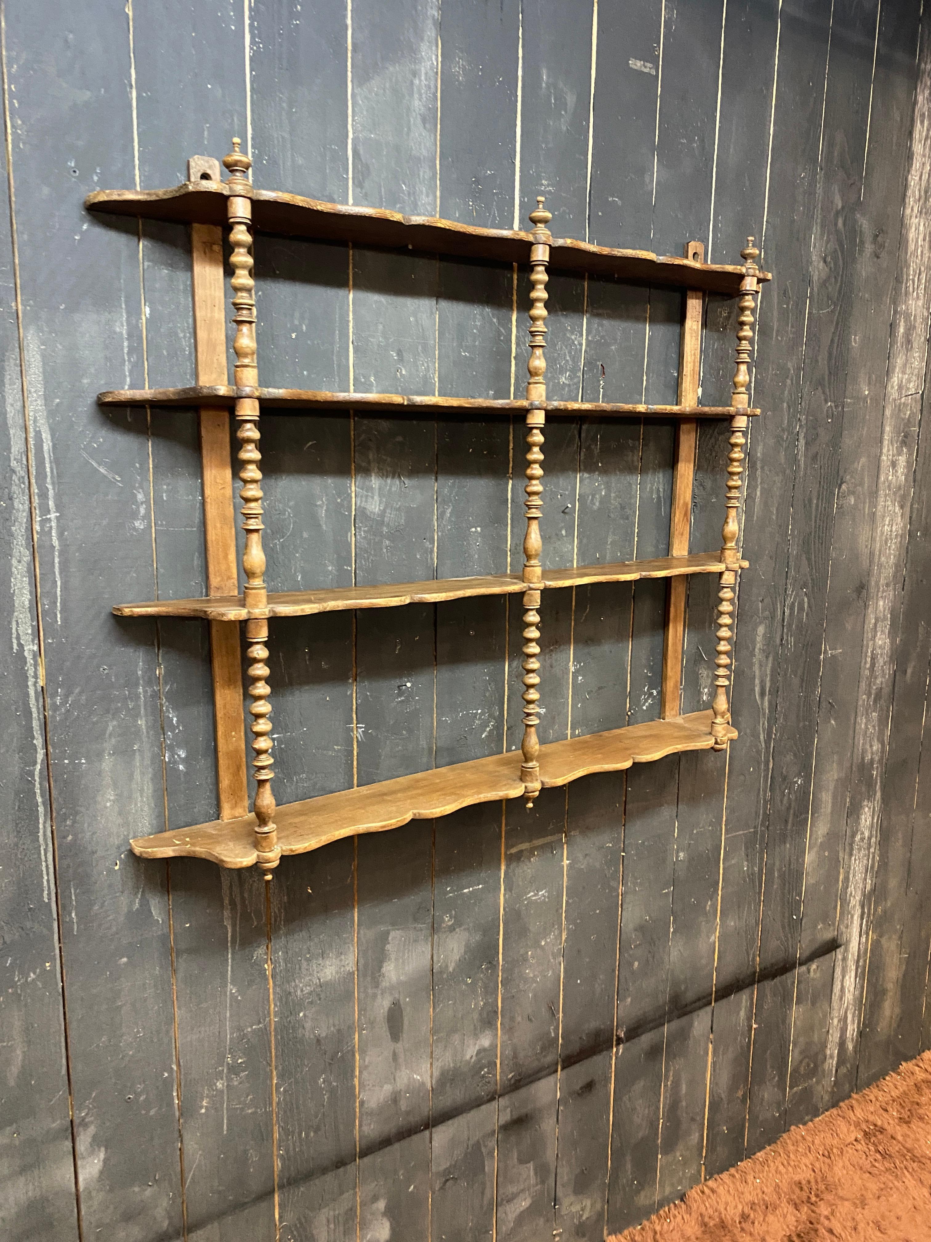 Antico scaffale da bistrot del XIX secolo in Beeche
tracce d'uso, ma nessuna scheggiatura o restauro