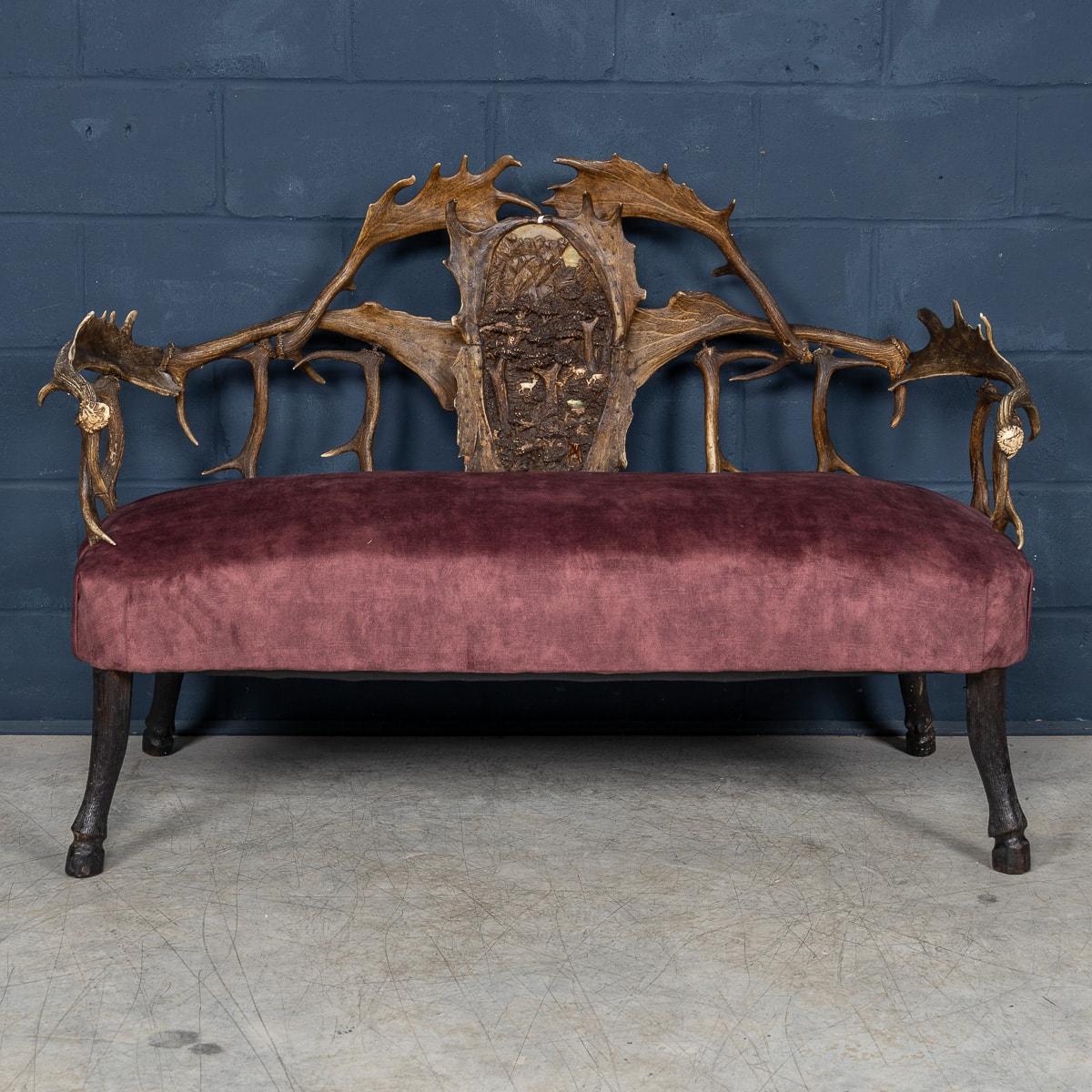 Antikes Black Forest Horn Sofa, 19. Jahrhundert, Schweiz/Deutschland um 1890 (Schwarzwald) im Angebot