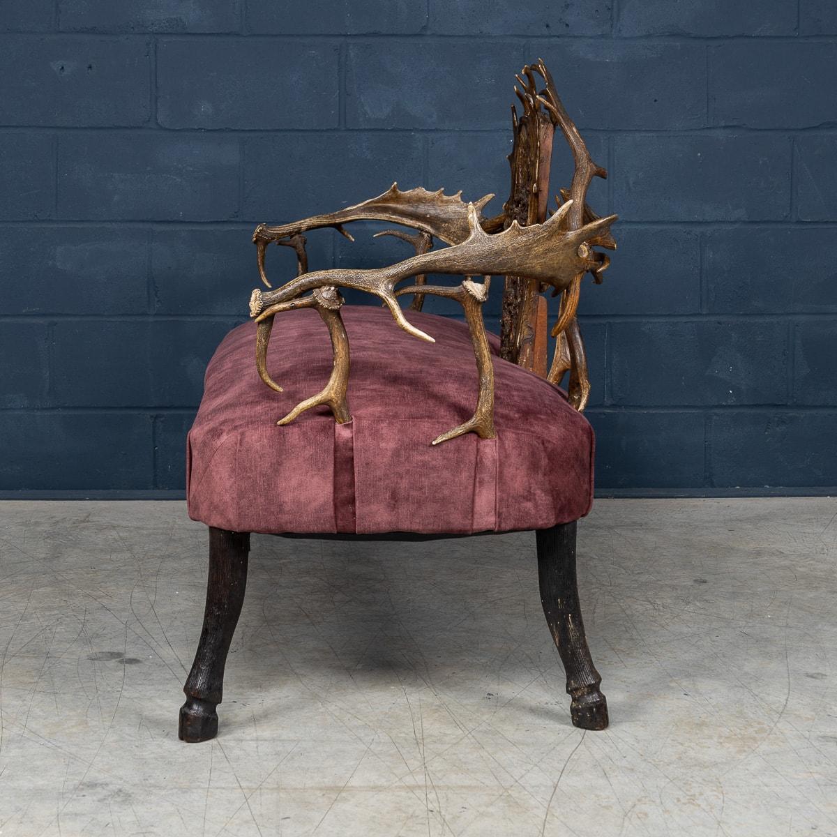 Antikes Black Forest Horn Sofa, 19. Jahrhundert, Schweiz/Deutschland um 1890 im Zustand „Gut“ im Angebot in Royal Tunbridge Wells, Kent