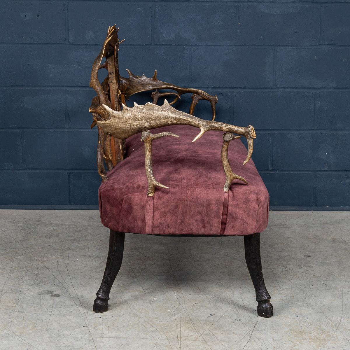 Antikes Black Forest Horn Sofa, 19. Jahrhundert, Schweiz/Deutschland um 1890 im Angebot 1