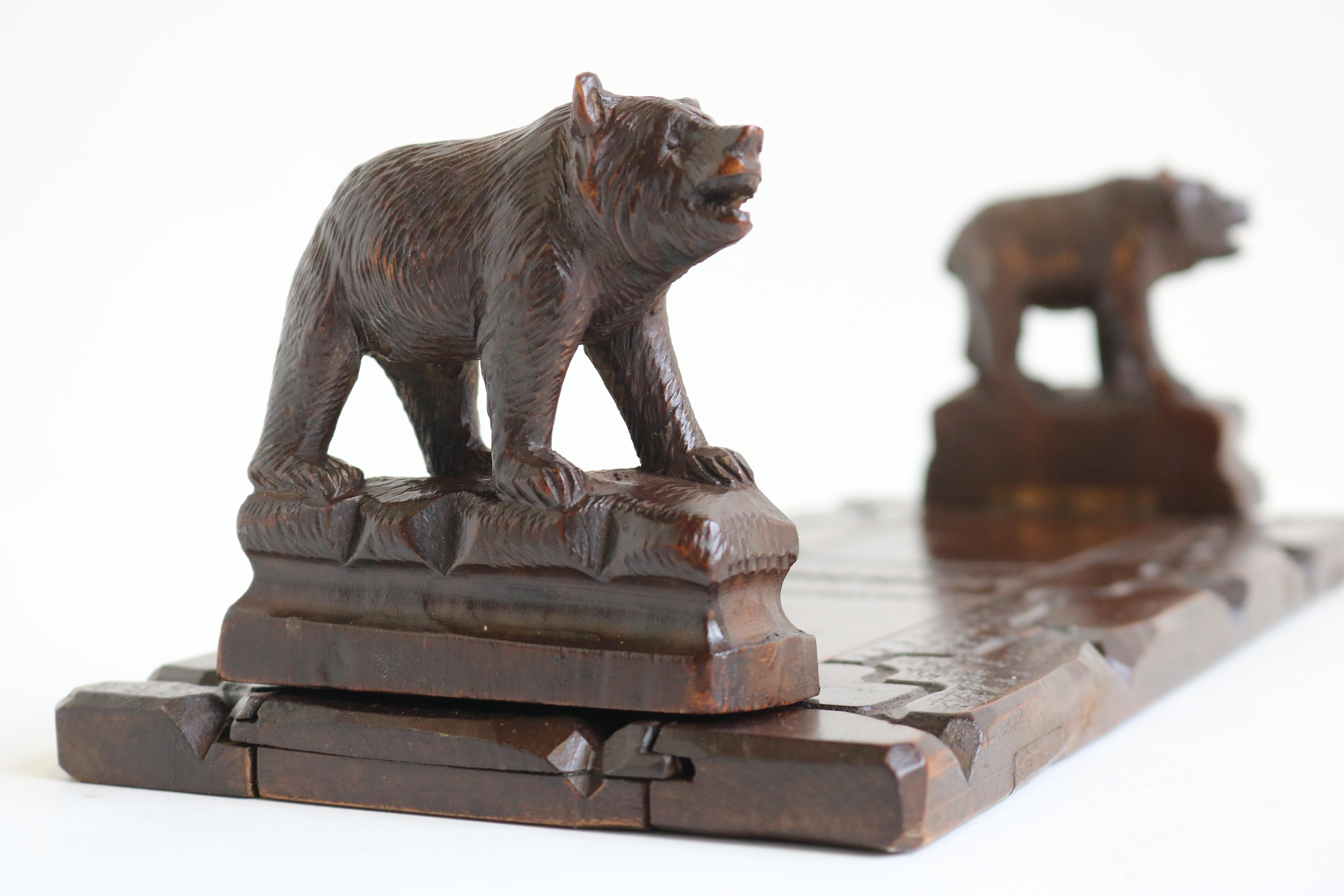 Antique 19th Century Black Forest Bear Book Shelf / Book Rack Hand Carved Swiss In Good Condition In Ijzendijke, NL
