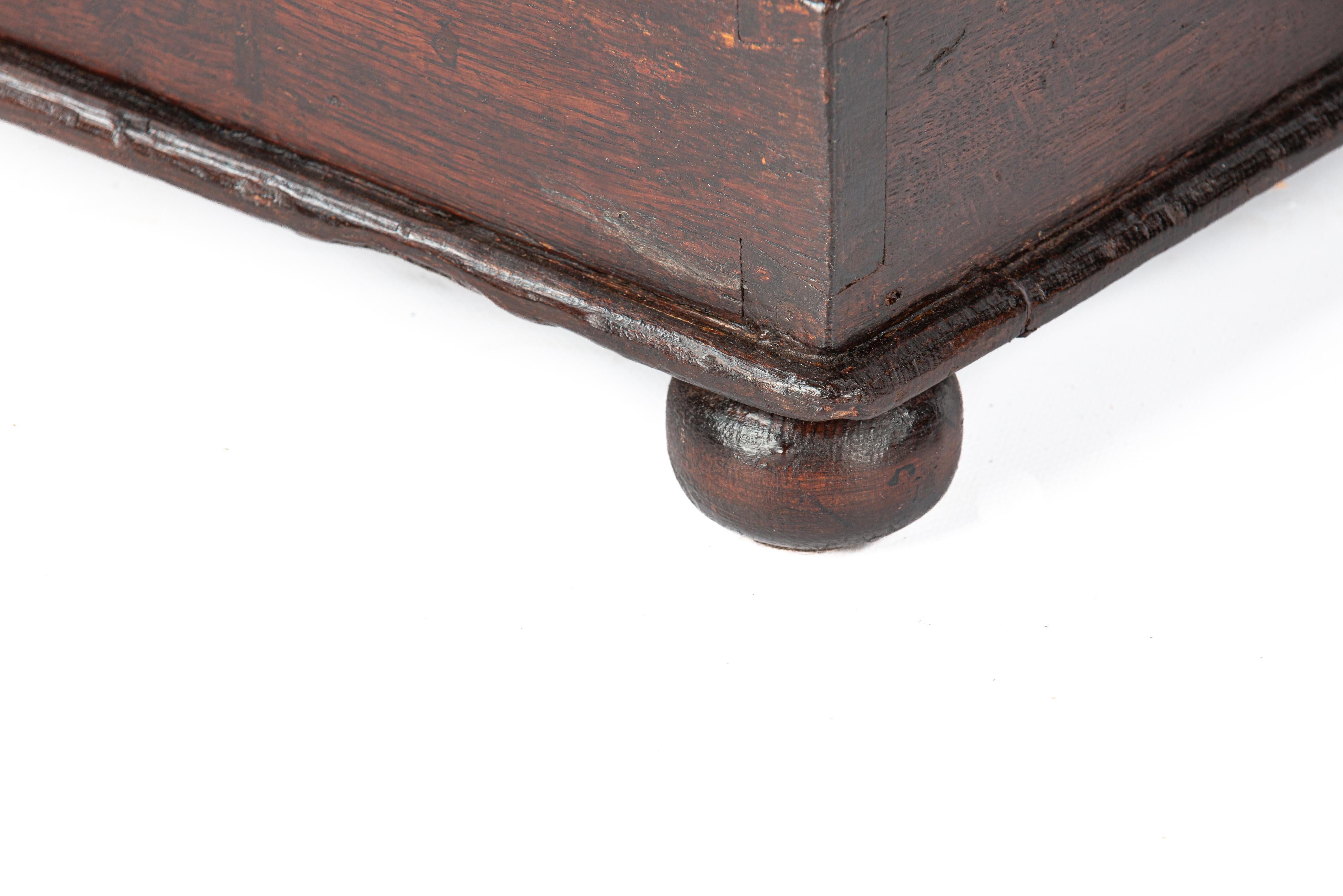 Antique 19th century blacked dark brown oak Dutch Lectern or portable desk For Sale 7